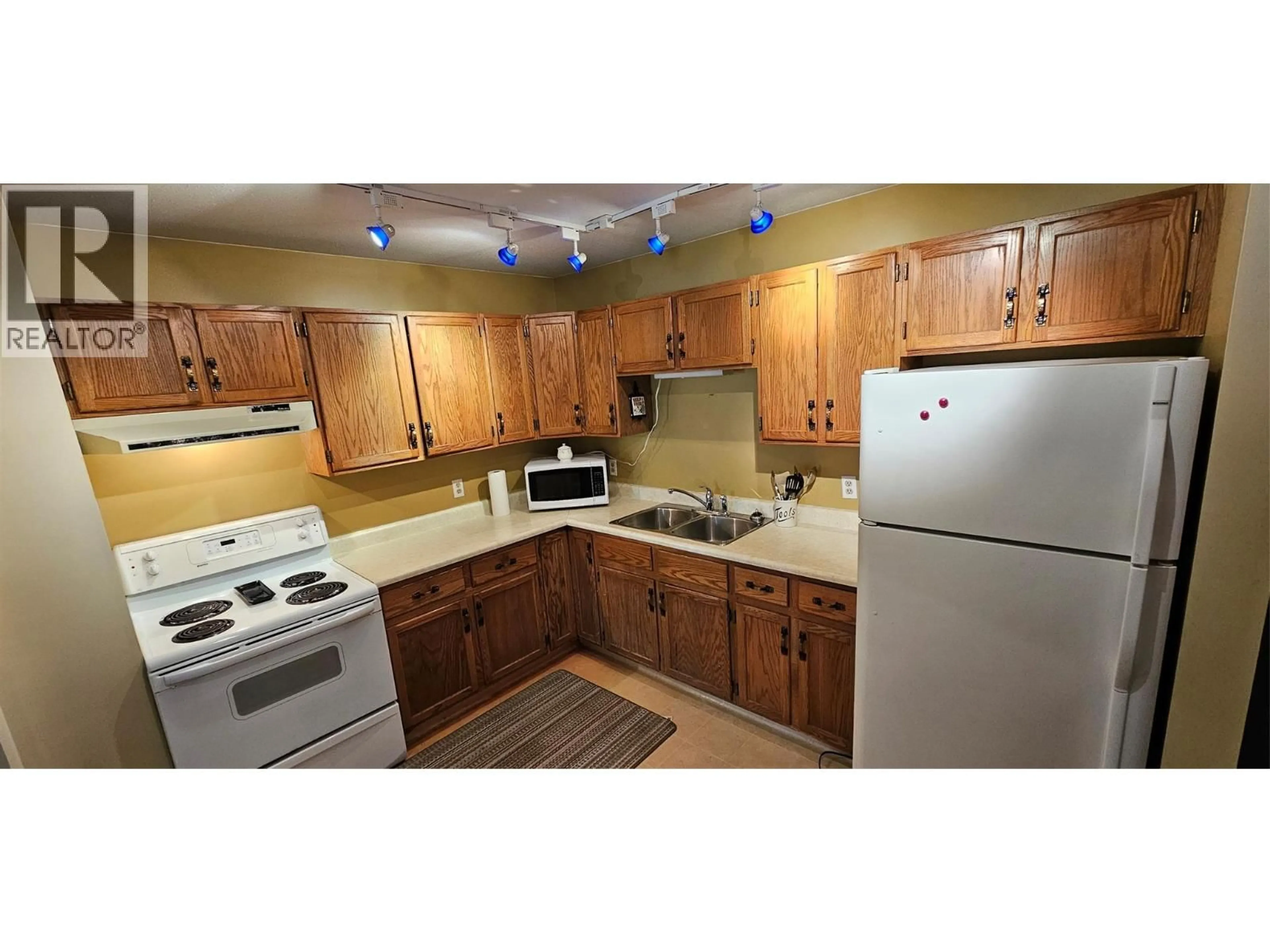 Standard kitchen, unknown for 318C - 1286 PONDEROSA DRIVE, Sparwood British Columbia V0B2G2