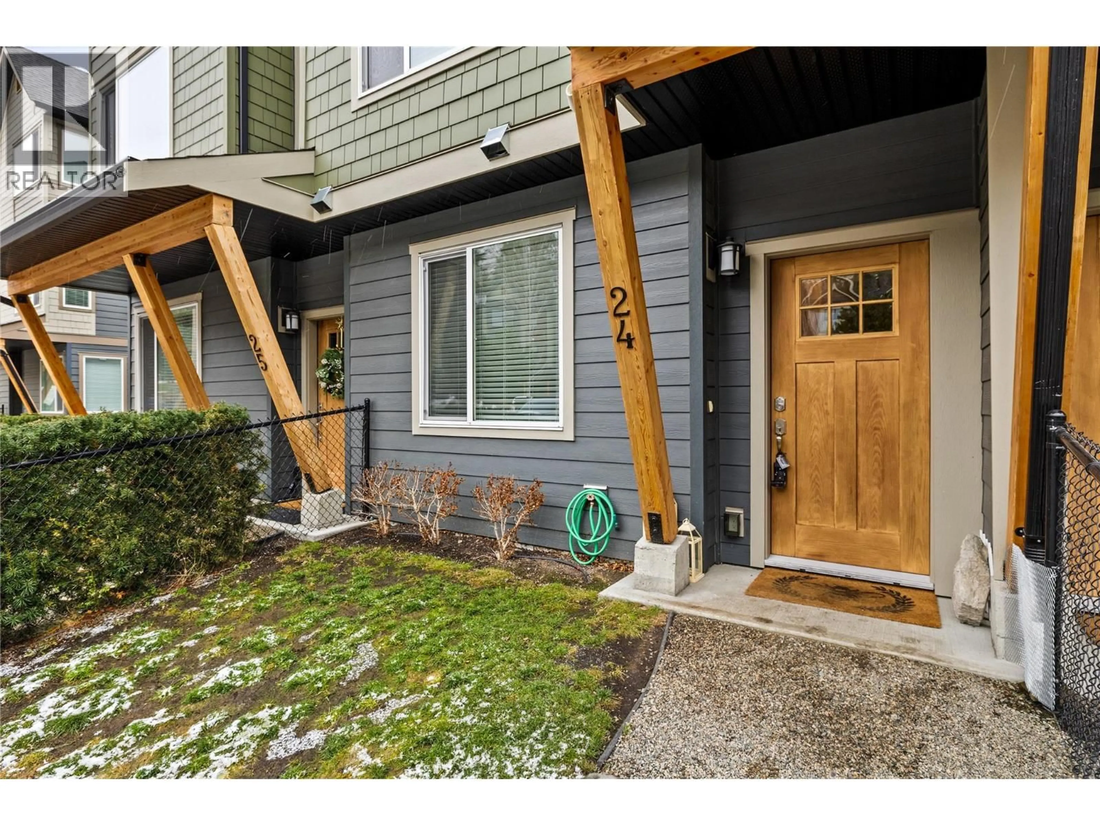 Indoor entryway for 24 - 2490 TUSCANY DRIVE, West Kelowna British Columbia V4T3M4