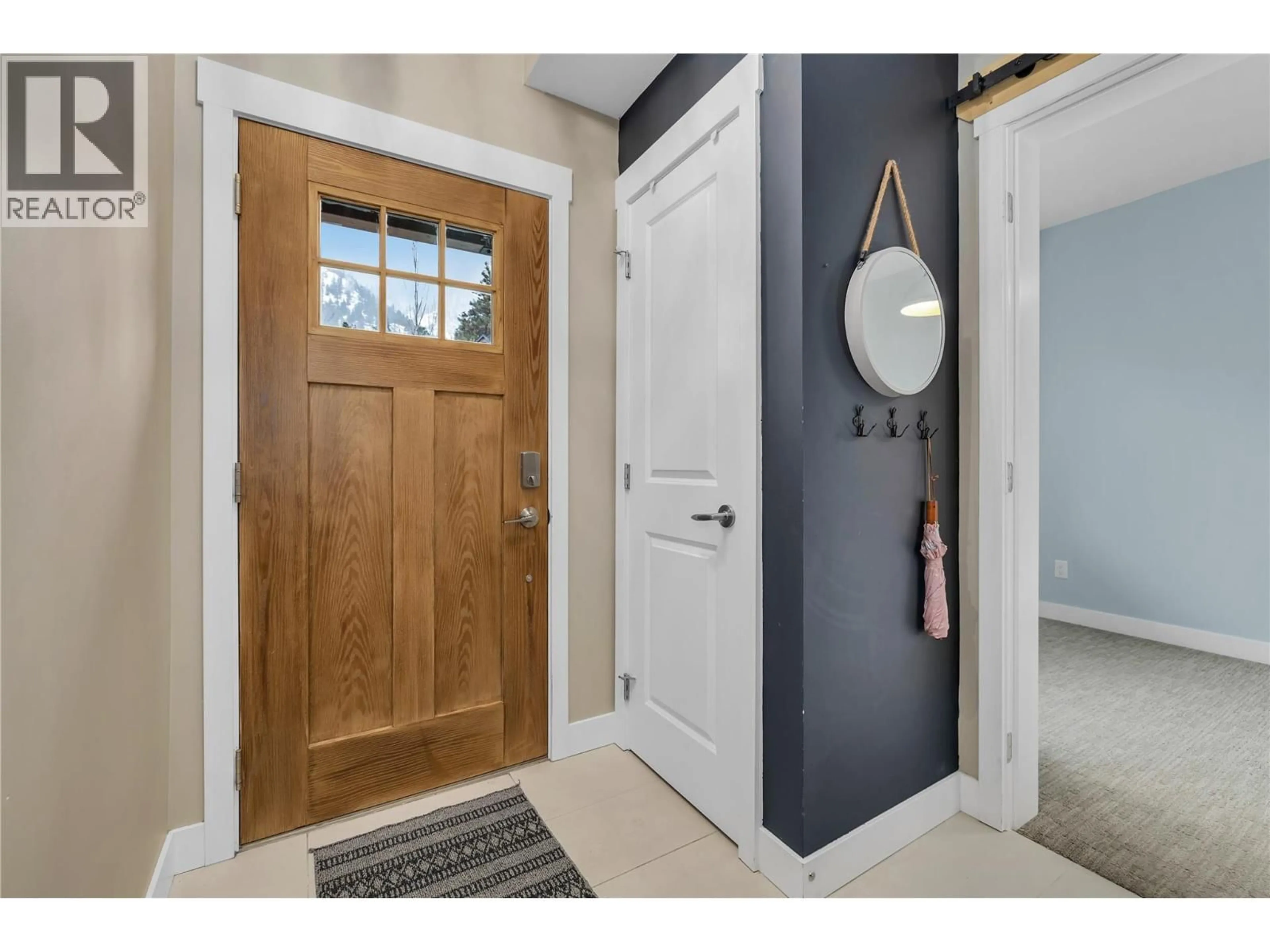 Indoor entryway for 24 - 2490 TUSCANY DRIVE, West Kelowna British Columbia V4T3M4
