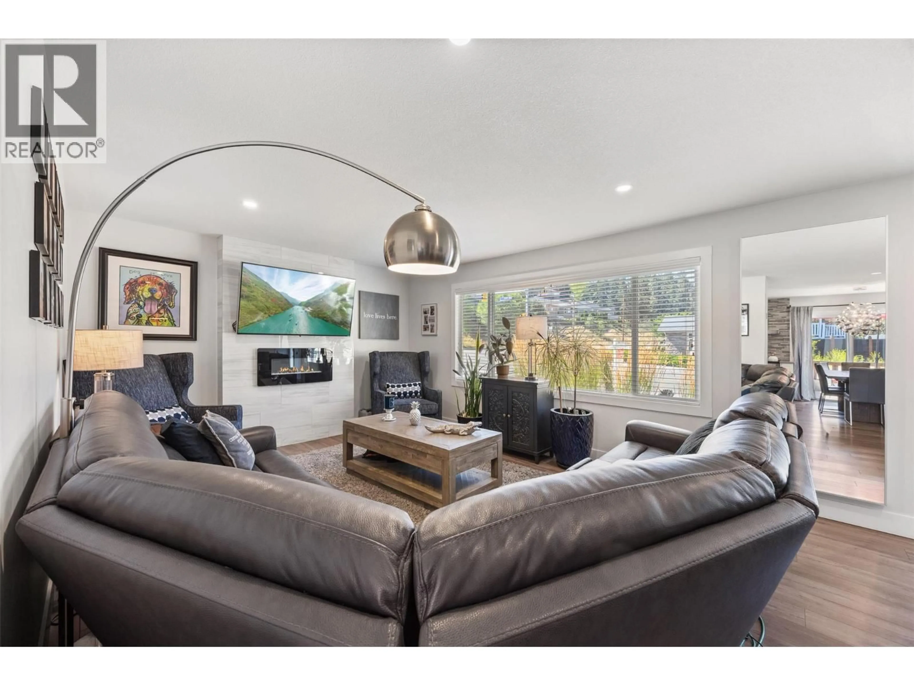 Living room with furniture, unknown for 1255 RIO DRIVE, Kelowna British Columbia V1V1E2