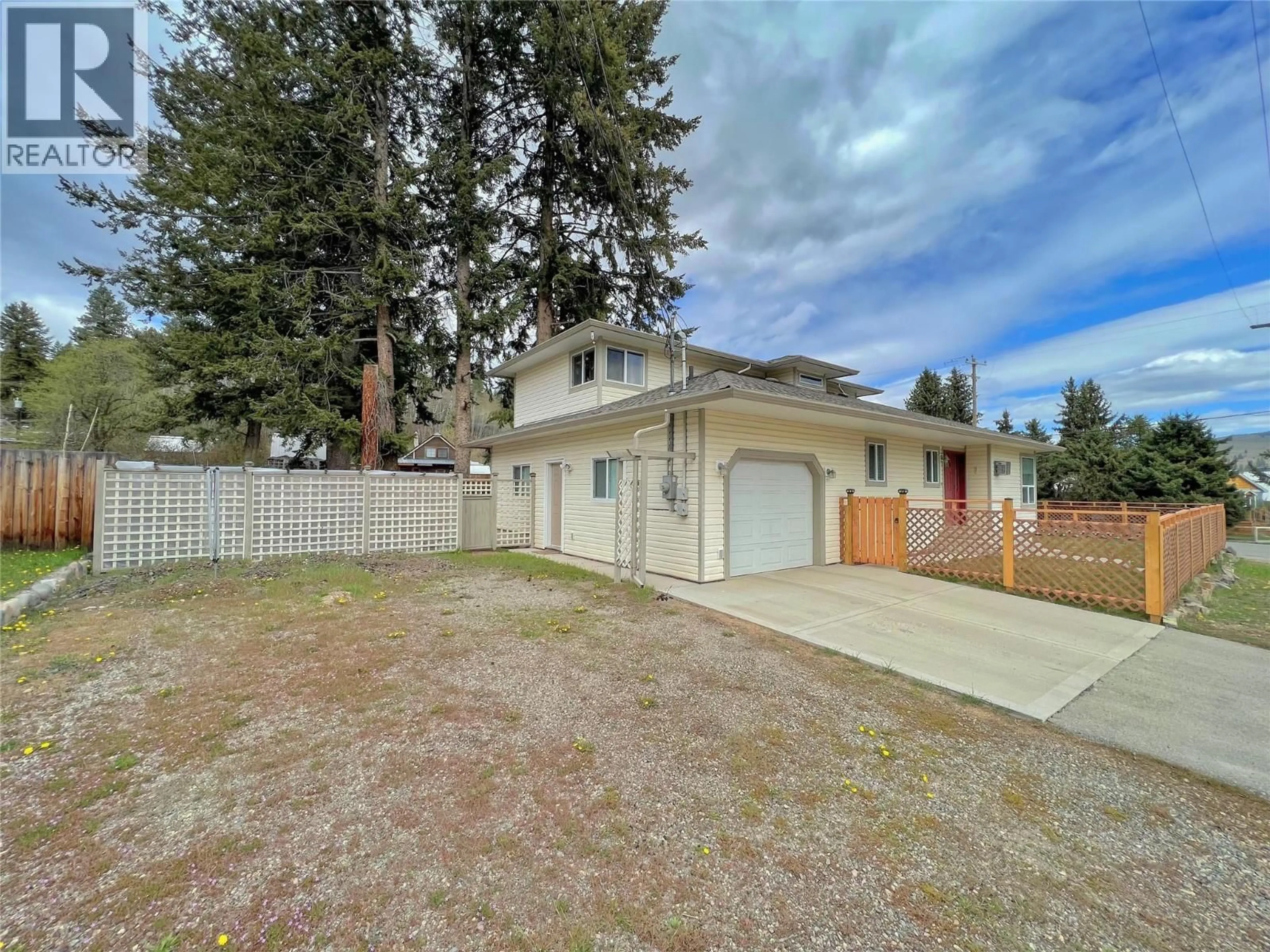 A pic from outside/outdoor area/front of a property/back of a property/a pic from drone, street for 362 PINE STREET, Princeton British Columbia V0X1W0
