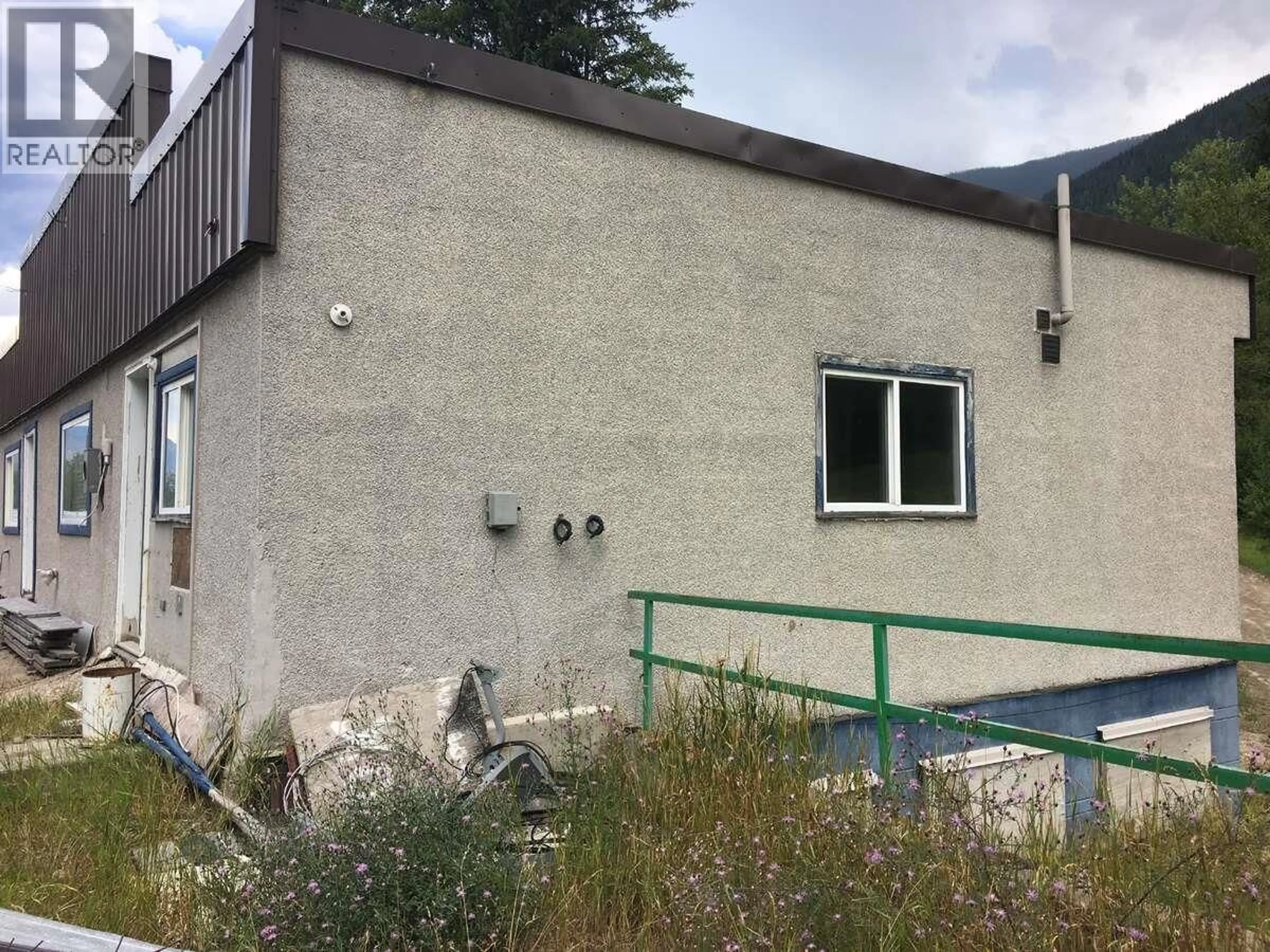 A pic from outside/outdoor area/front of a property/back of a property/a pic from drone, building for 6904 HIGHWAY 6 OTHER, Appledale British Columbia V0G2J0