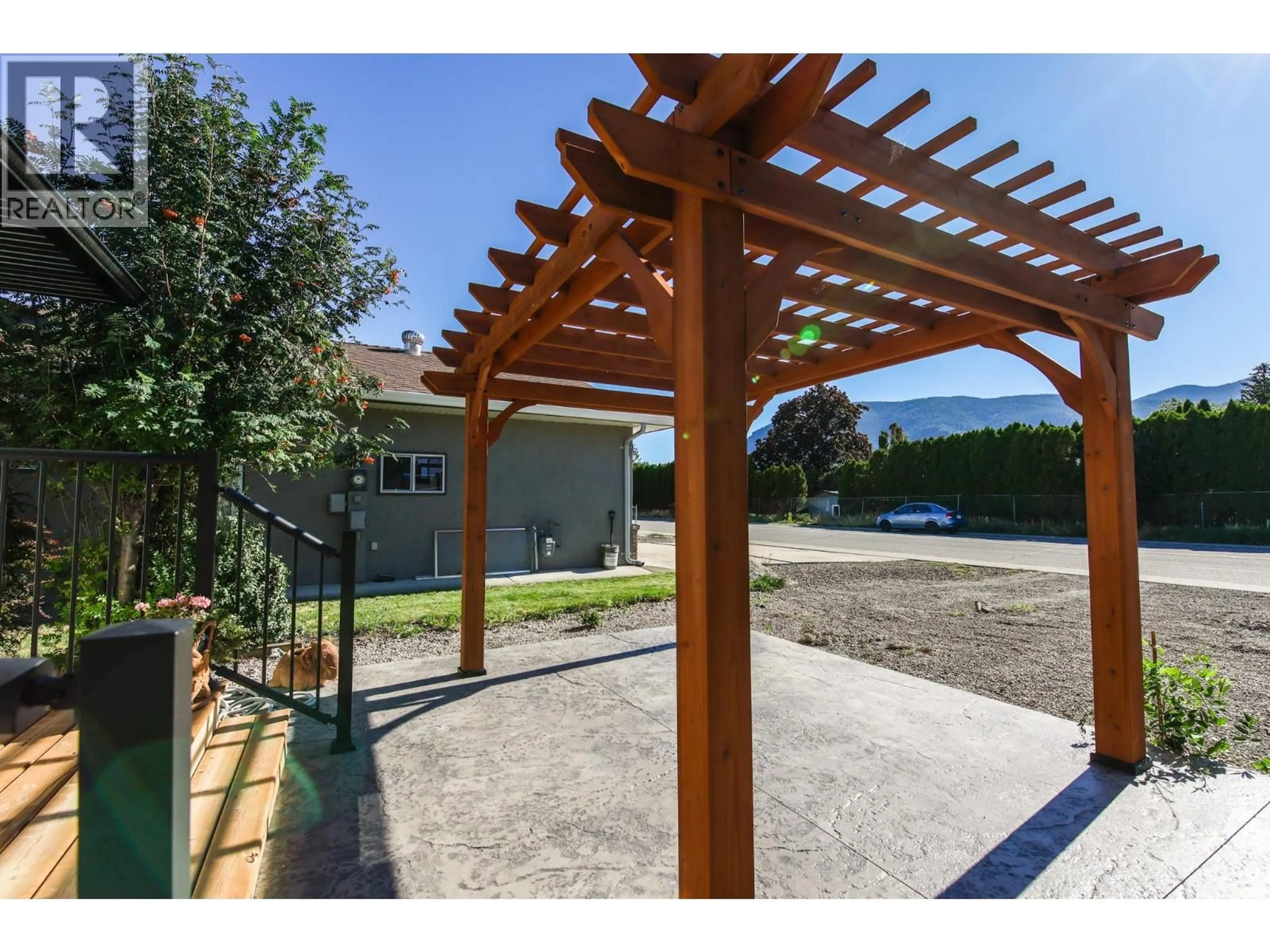 Patio, street for 2830 PARIS STREET, Penticton British Columbia V2A8G2