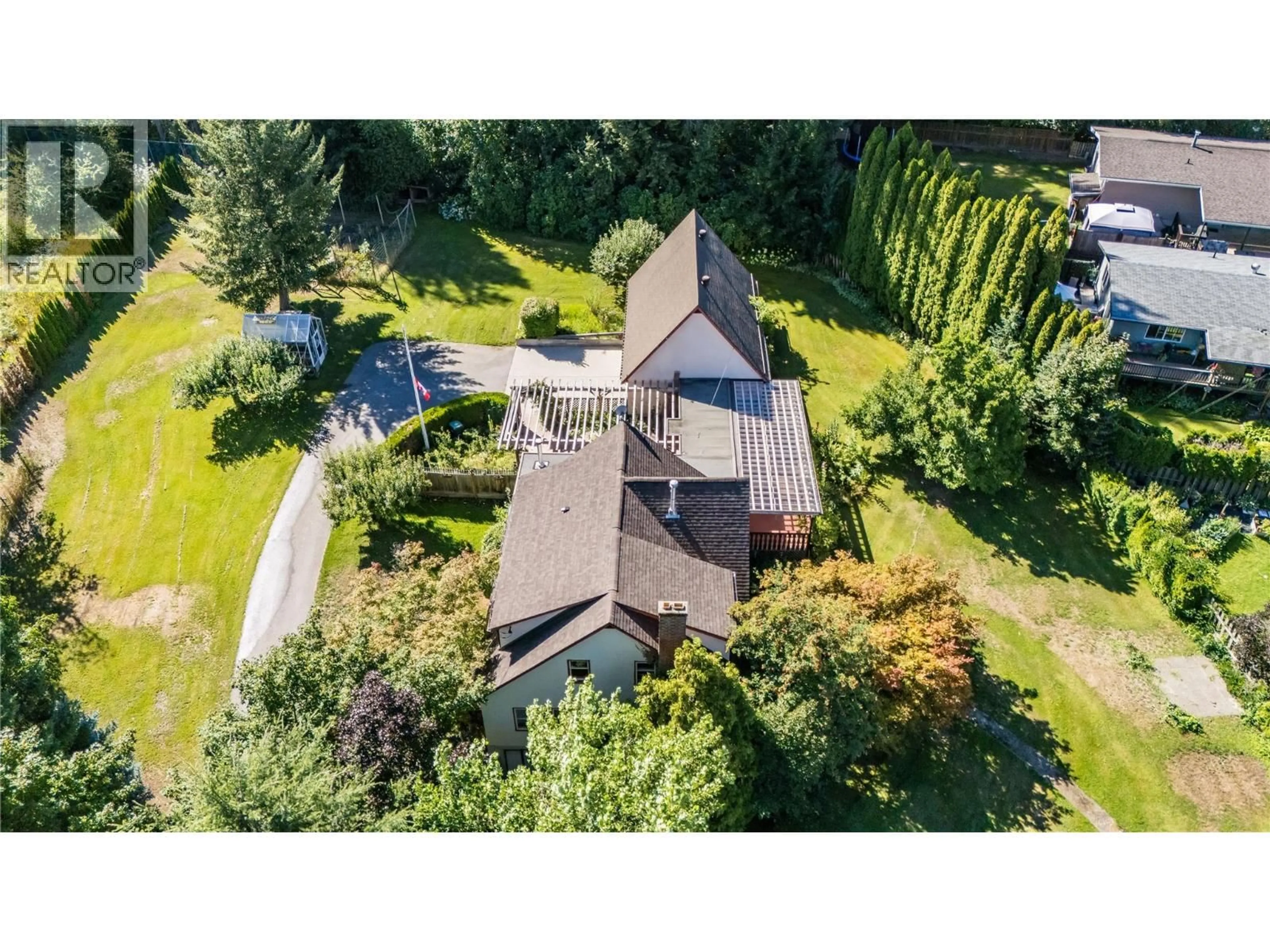 A pic from outside/outdoor area/front of a property/back of a property/a pic from drone, unknown for 102 18TH STREET, Castlegar British Columbia V1N2M7