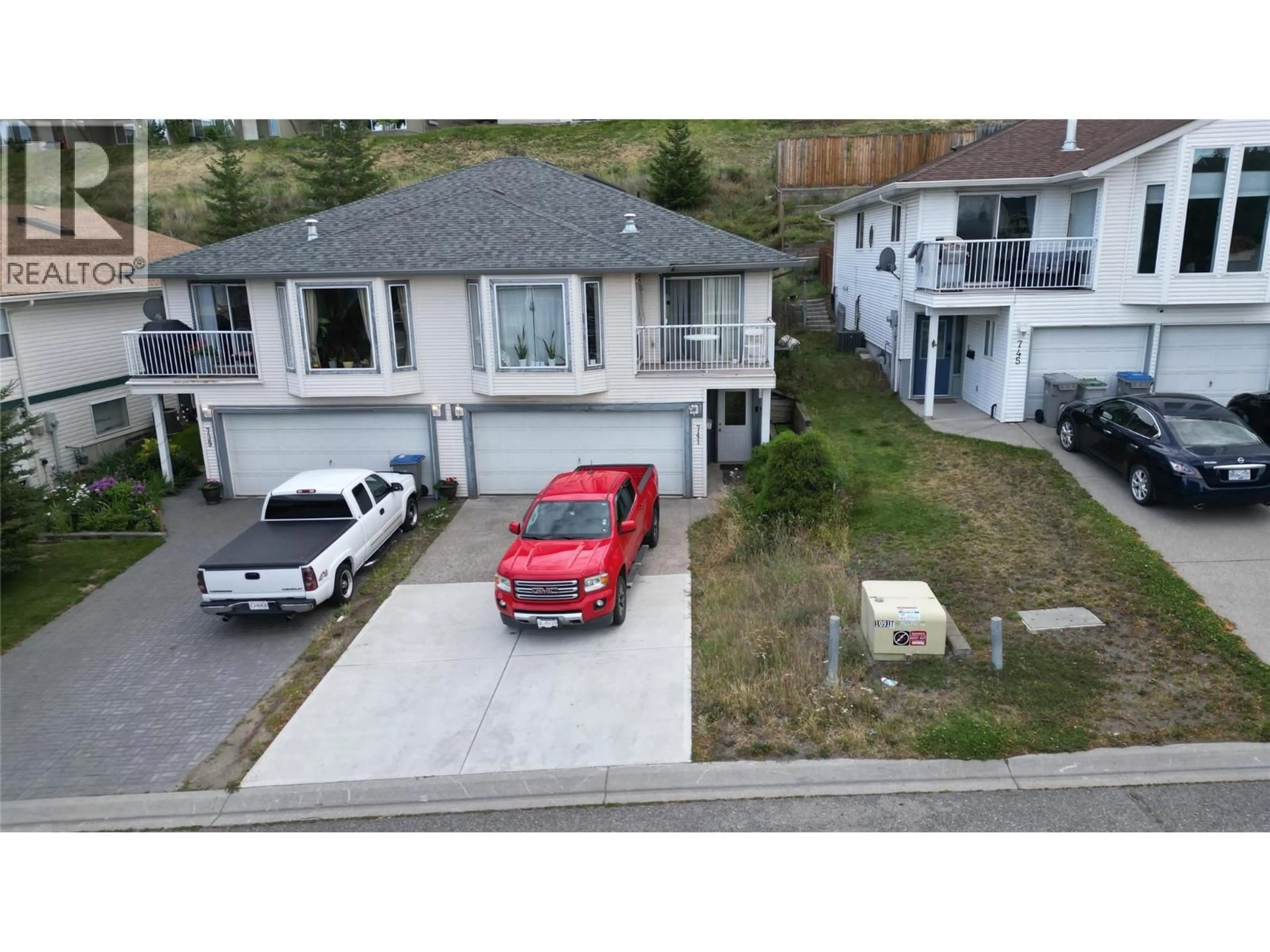 A pic from outside/outdoor area/front of a property/back of a property/a pic from drone, unknown for 741 DUNROBIN DRIVE, Kamloops British Columbia V1S1V9