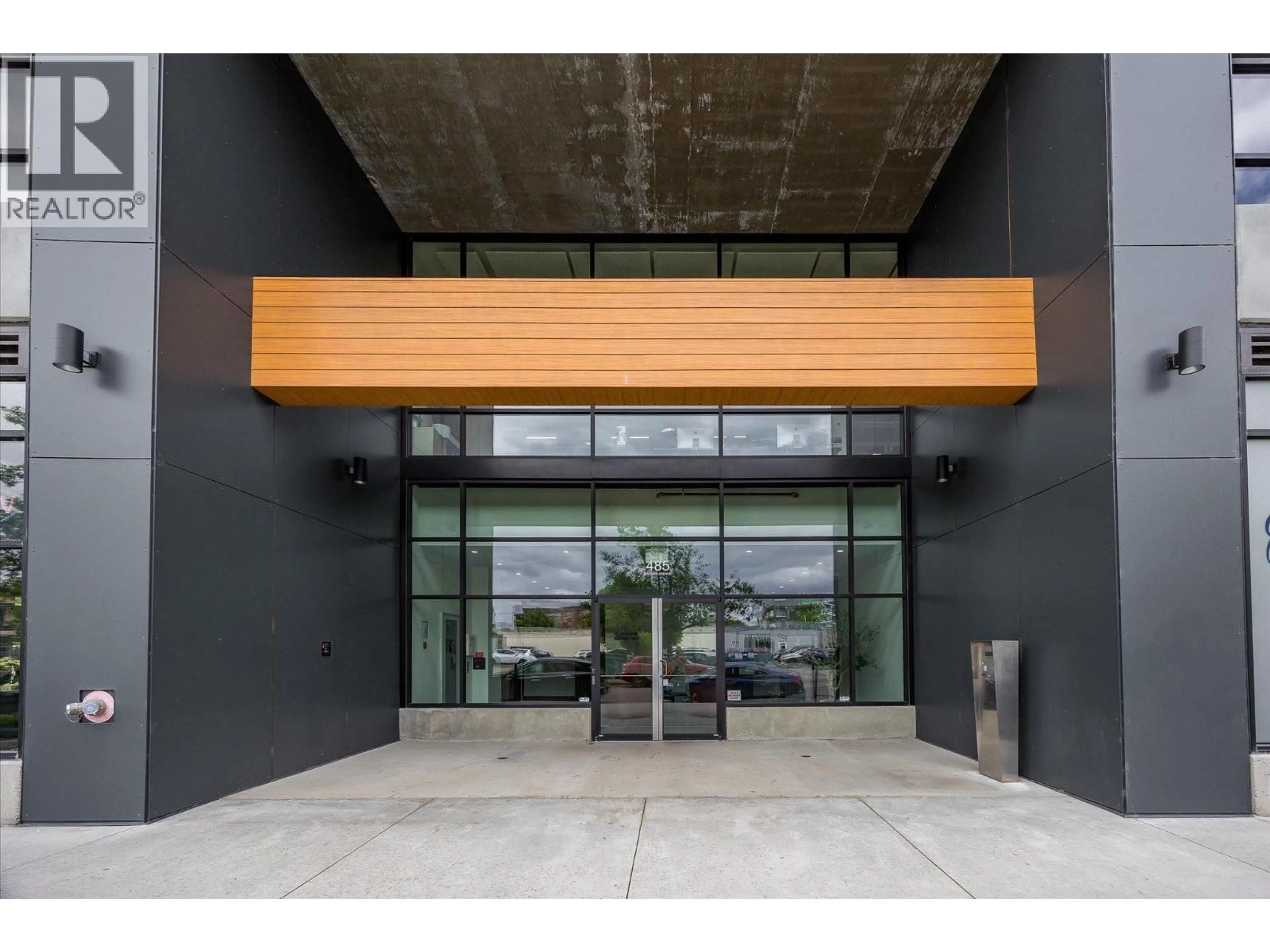 Indoor foyer for 902 - 485 GROVES AVENUE, Kelowna British Columbia V1Y0C1