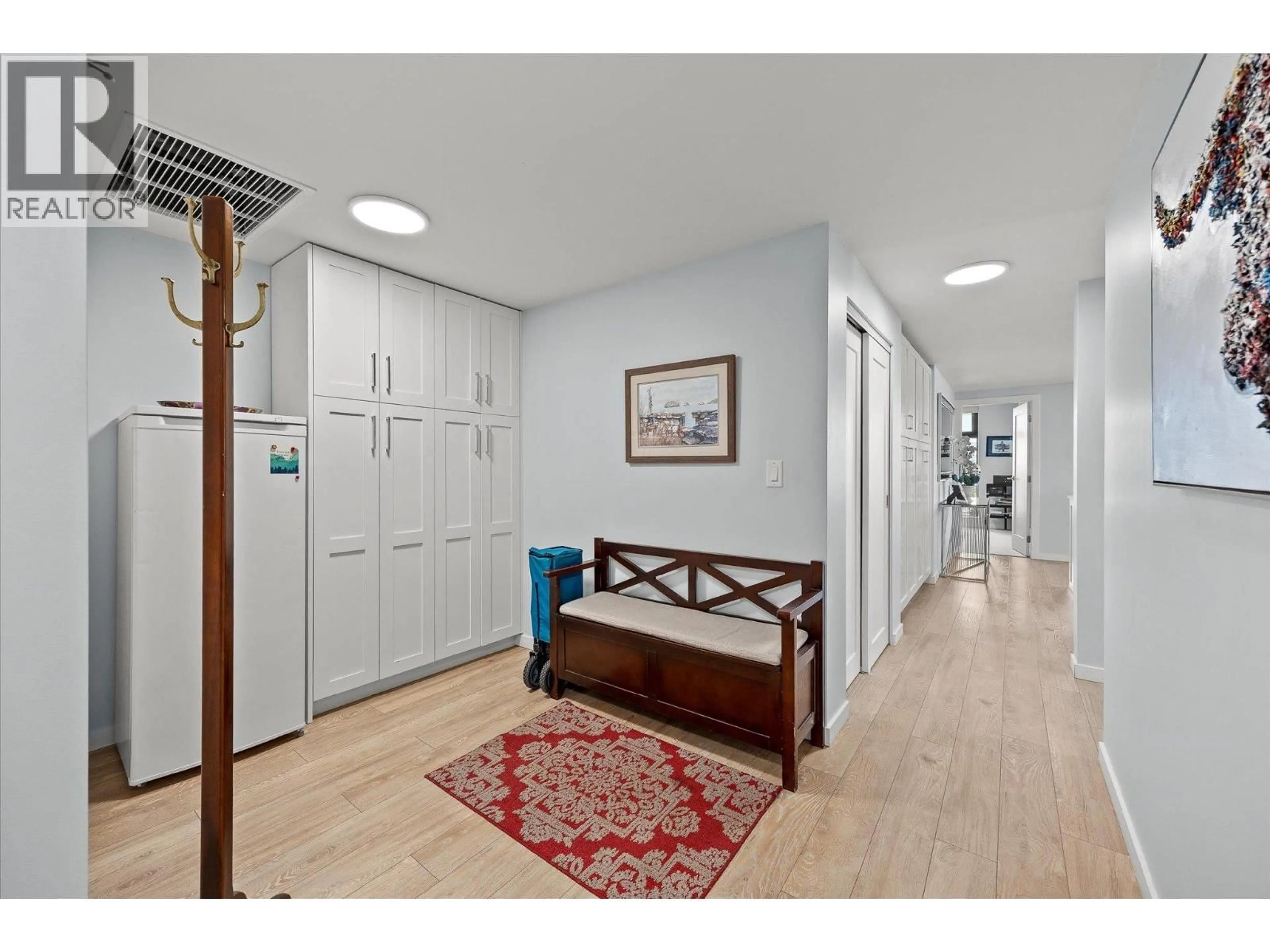 Indoor entryway for 902 - 485 GROVES AVENUE, Kelowna British Columbia V1Y0C1