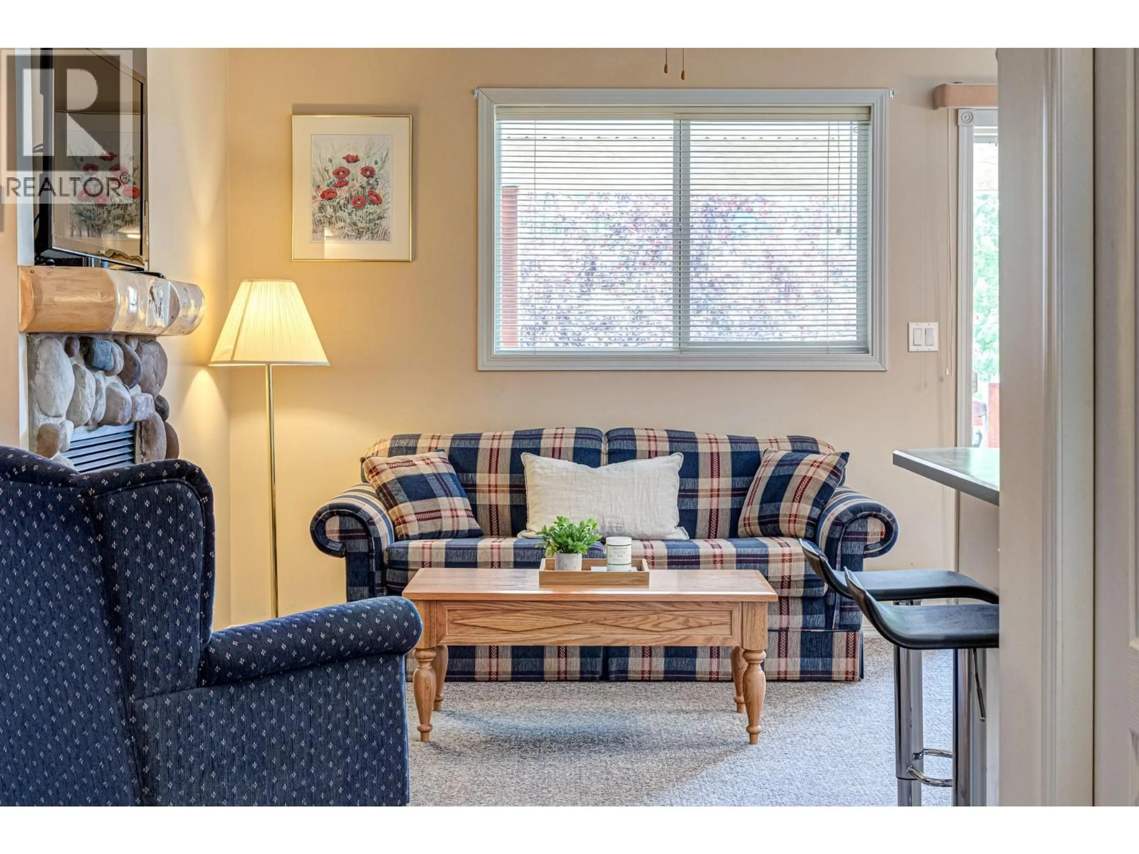 Living room with furniture, unknown for 1334-1336 - 1300 RIVERSIDE WAY, Fernie British Columbia V0B1M7
