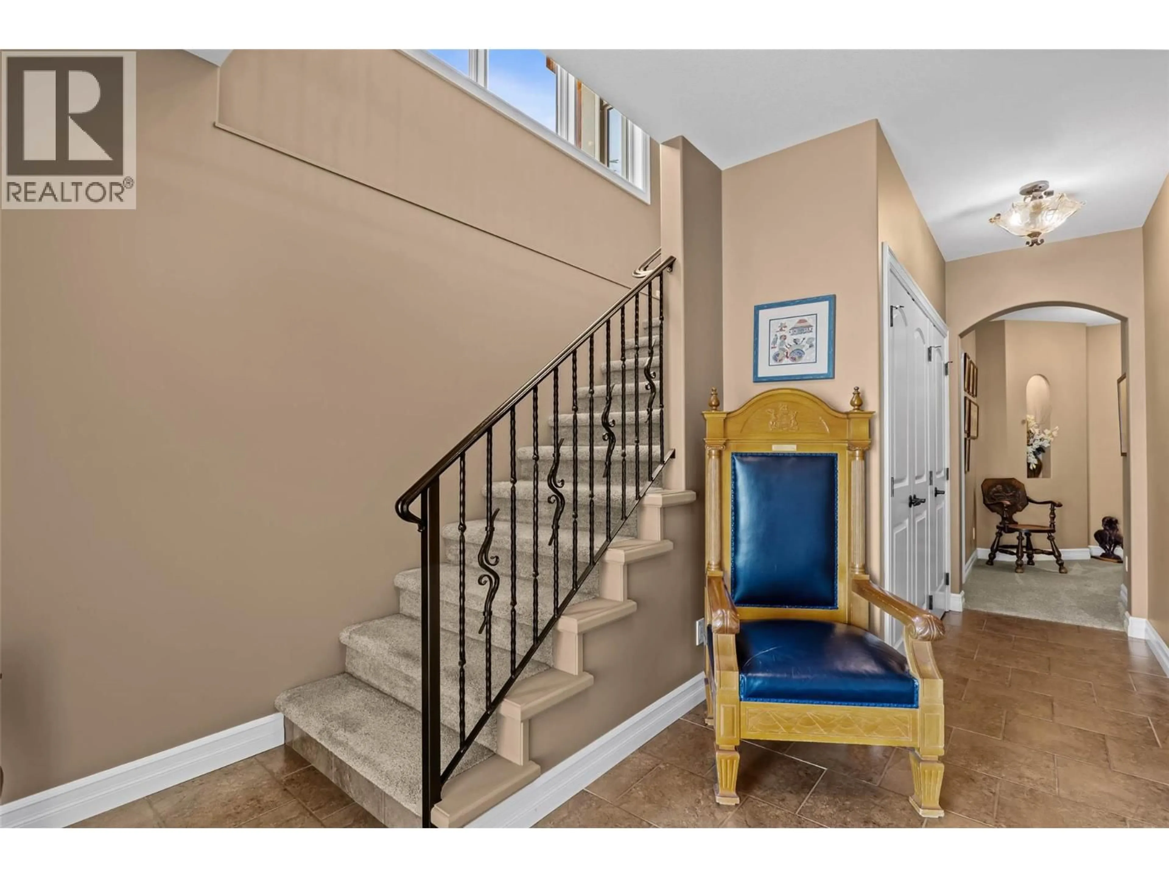 Indoor entryway for 1590 GOLF RIDGE DRIVE, Kamloops British Columbia V2H0A5