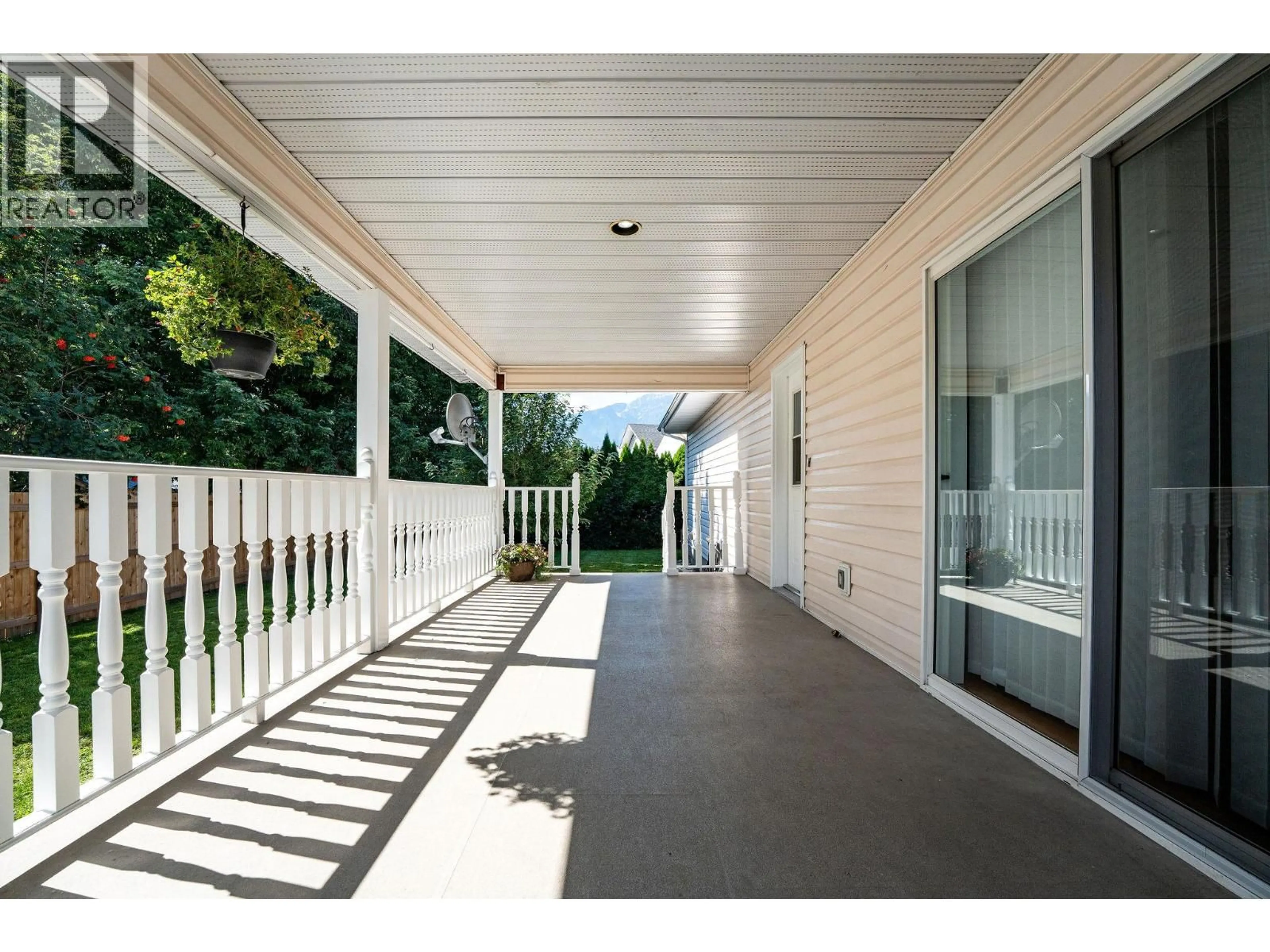 Patio, street for 1017 COTTONWOOD STREET, Revelstoke British Columbia V0E2S0