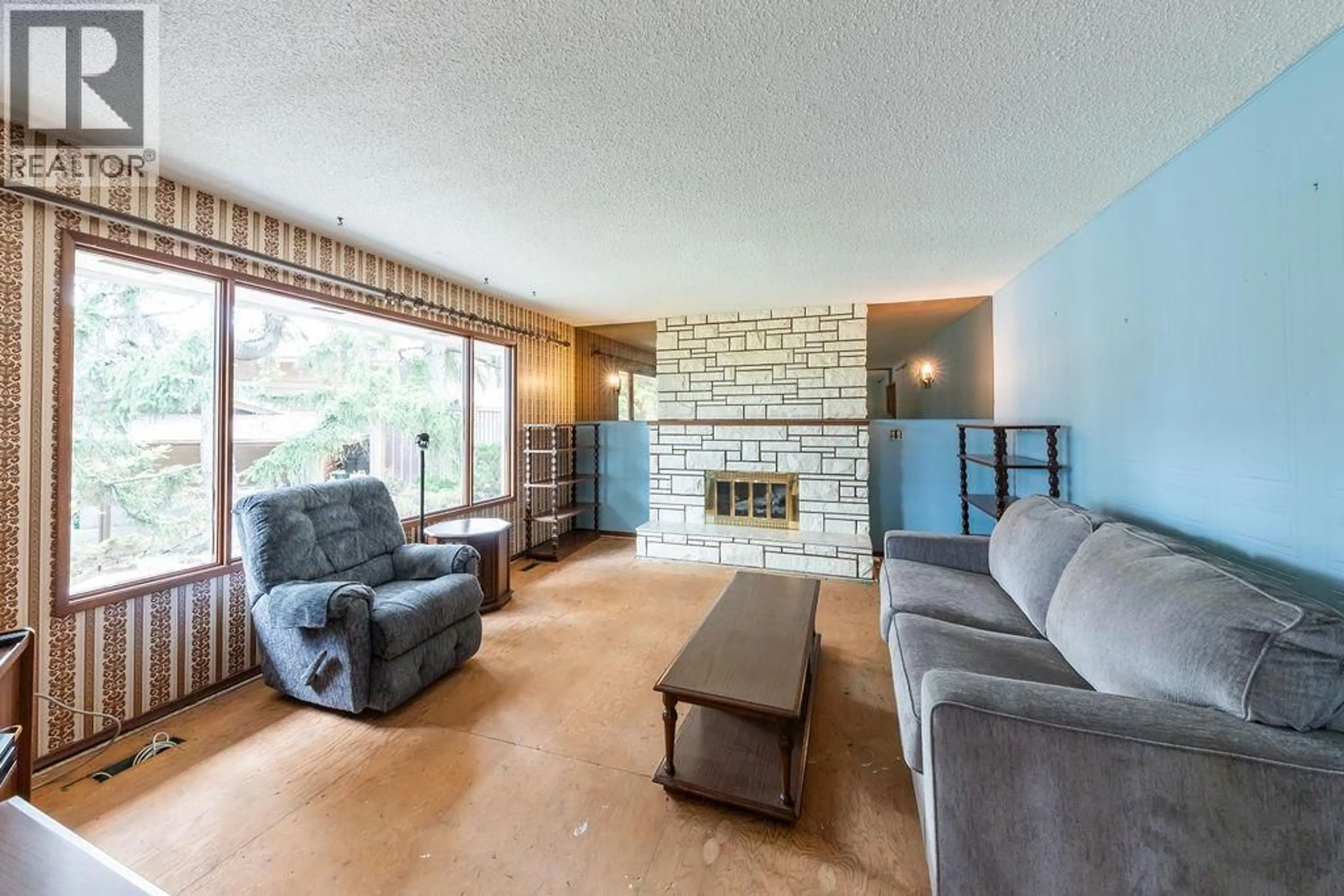 Living room with furniture, unknown for 1561 PLATEAU PLACE, Kamloops British Columbia V2E1C5