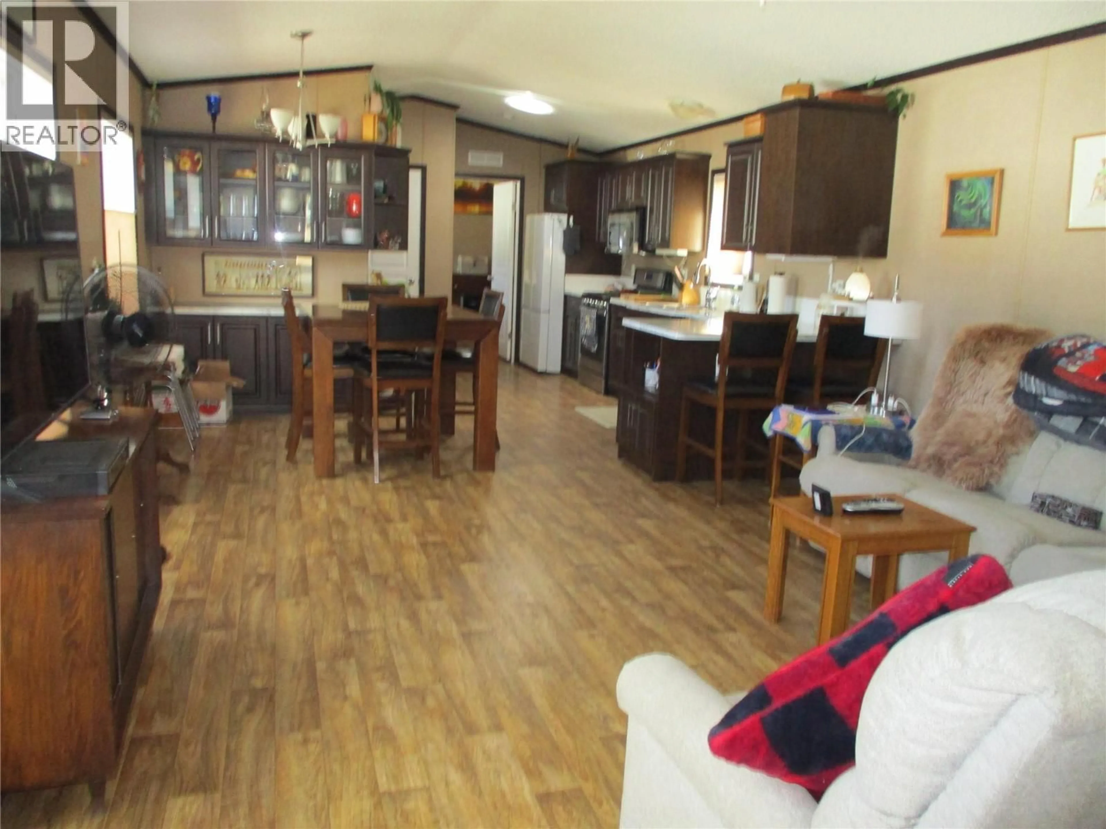 Open concept kitchen, wood/laminate floor for 45 - 2930 BROWN ROAD, Salmon Arm British Columbia V1E3K3