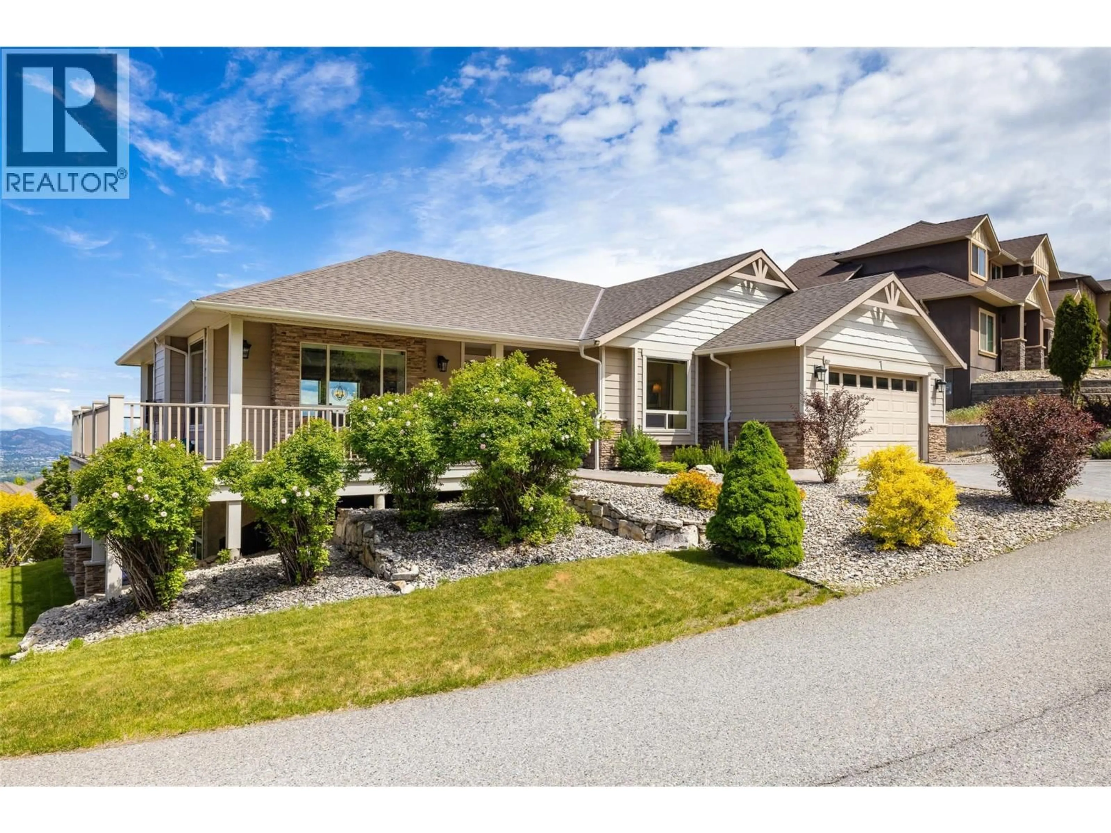 Home with vinyl exterior material, street for 774 KUIPERS CRESCENT, Kelowna British Columbia V1W5C9
