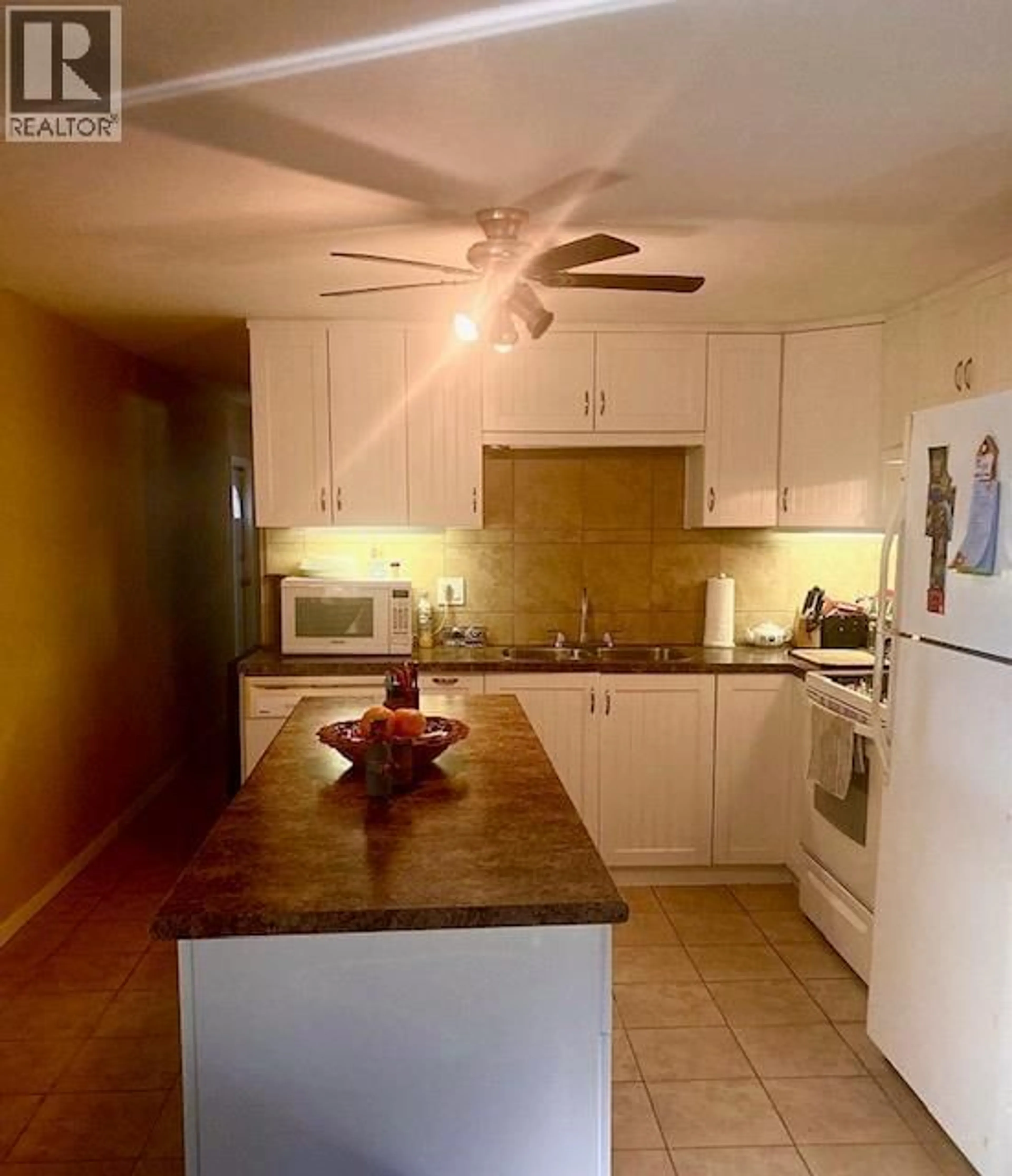 Standard kitchen, unknown for 26 - 700 PATTERSON STREET WEST, Cranbrook British Columbia V1C6T5
