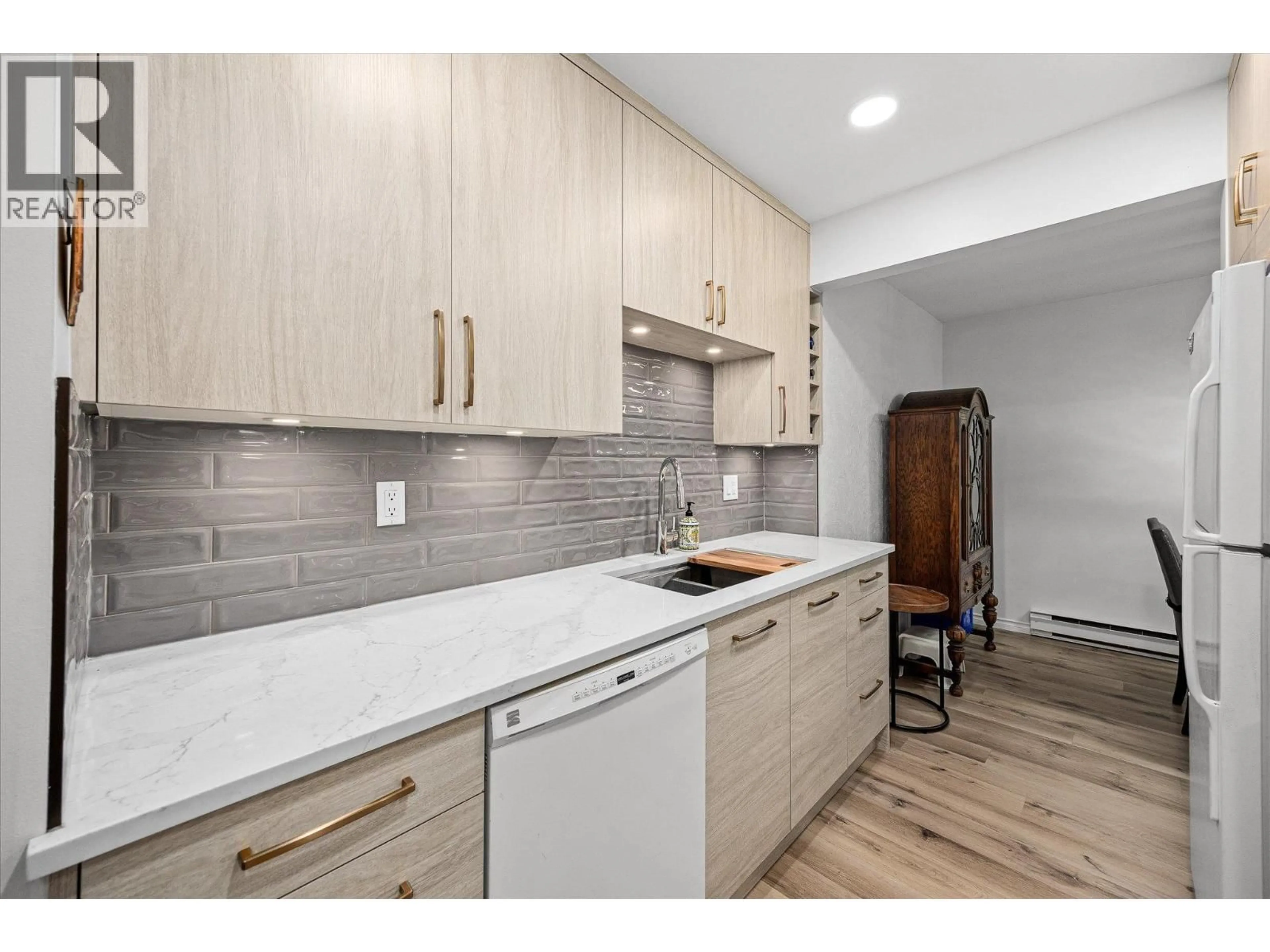 Open concept kitchen, unknown for 107 - 575 SUTHERLAND AVENUE, Kelowna British Columbia V1Y8V1