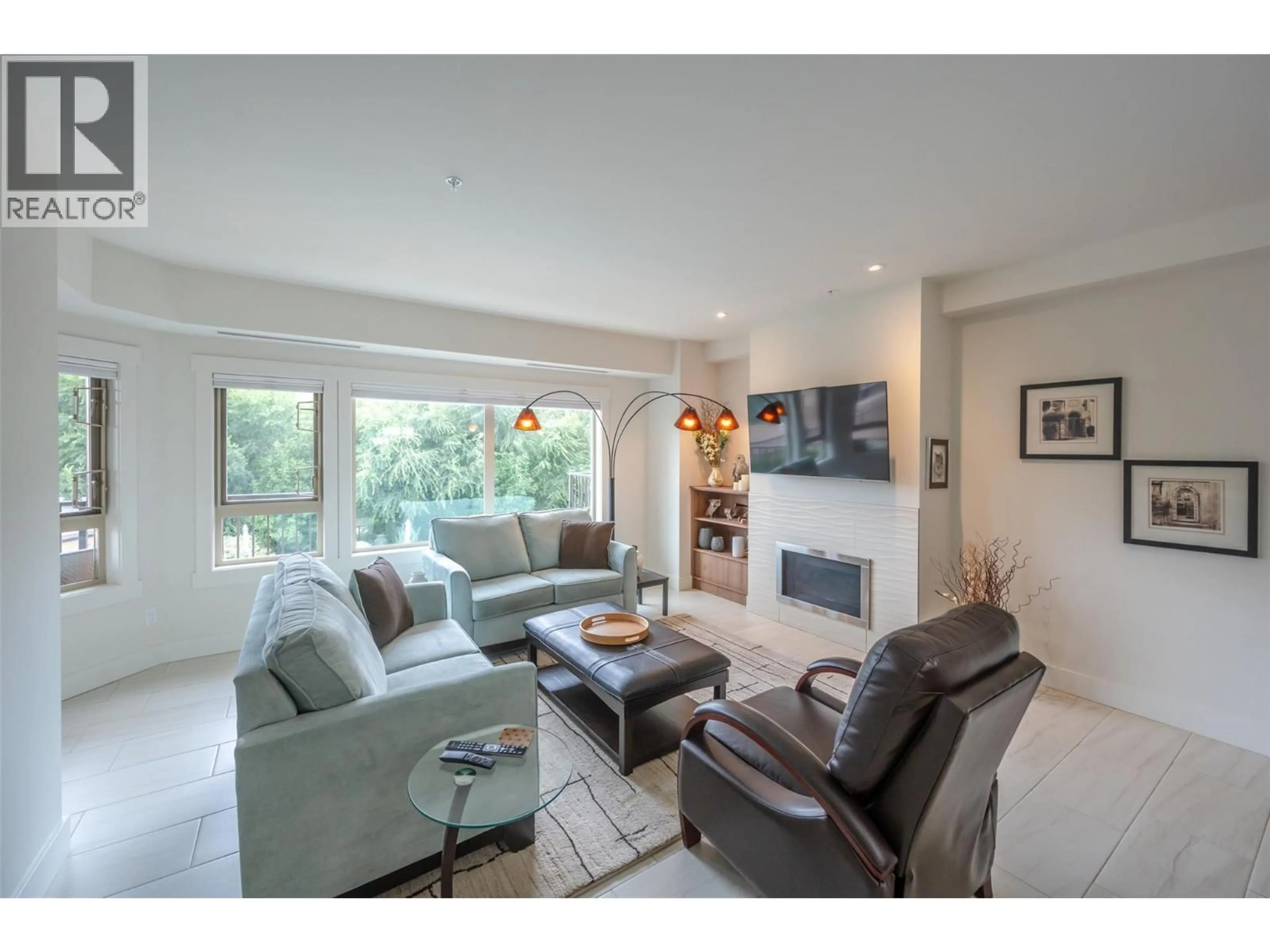 Living room with furniture, unknown for 204 - 301 MCKINNEY ROAD, Oliver British Columbia V0H1T3