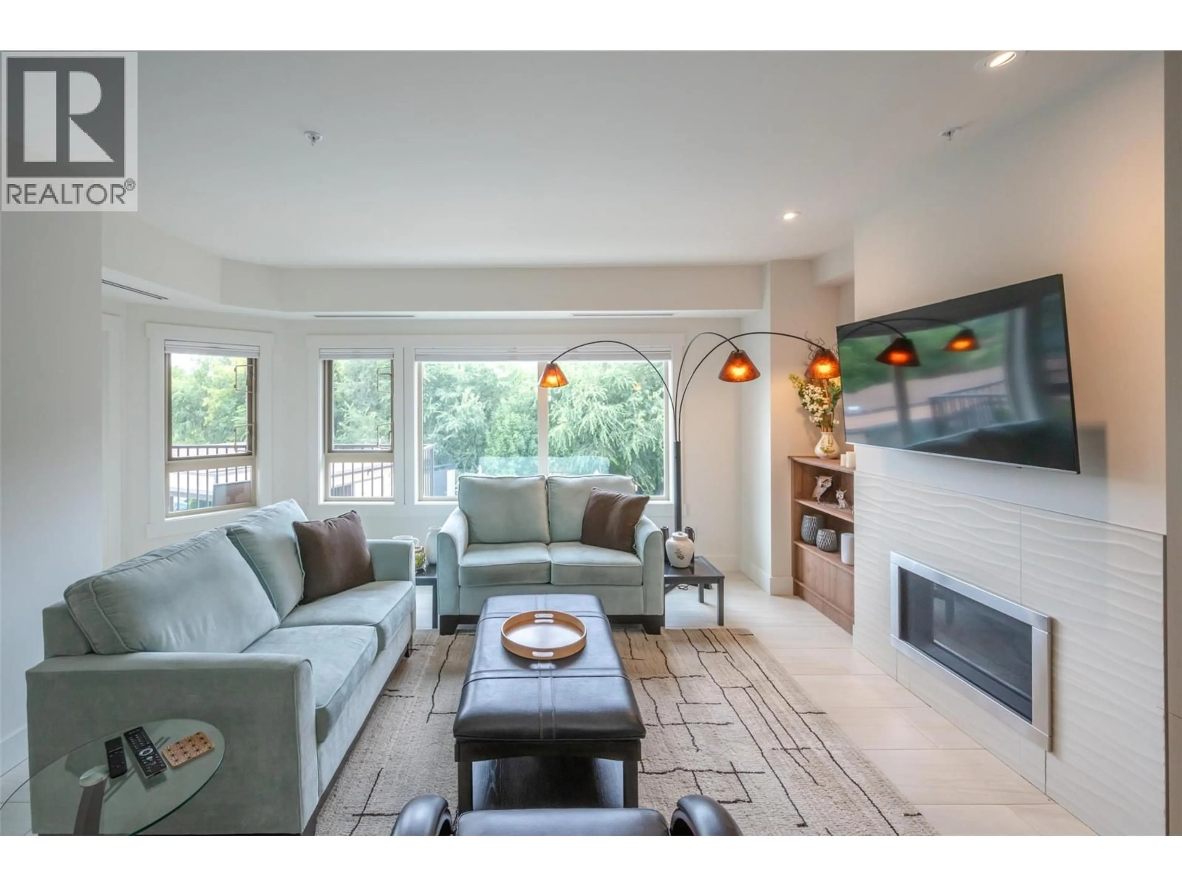 Living room with furniture, unknown for 204 - 301 MCKINNEY ROAD, Oliver British Columbia V0H1T3