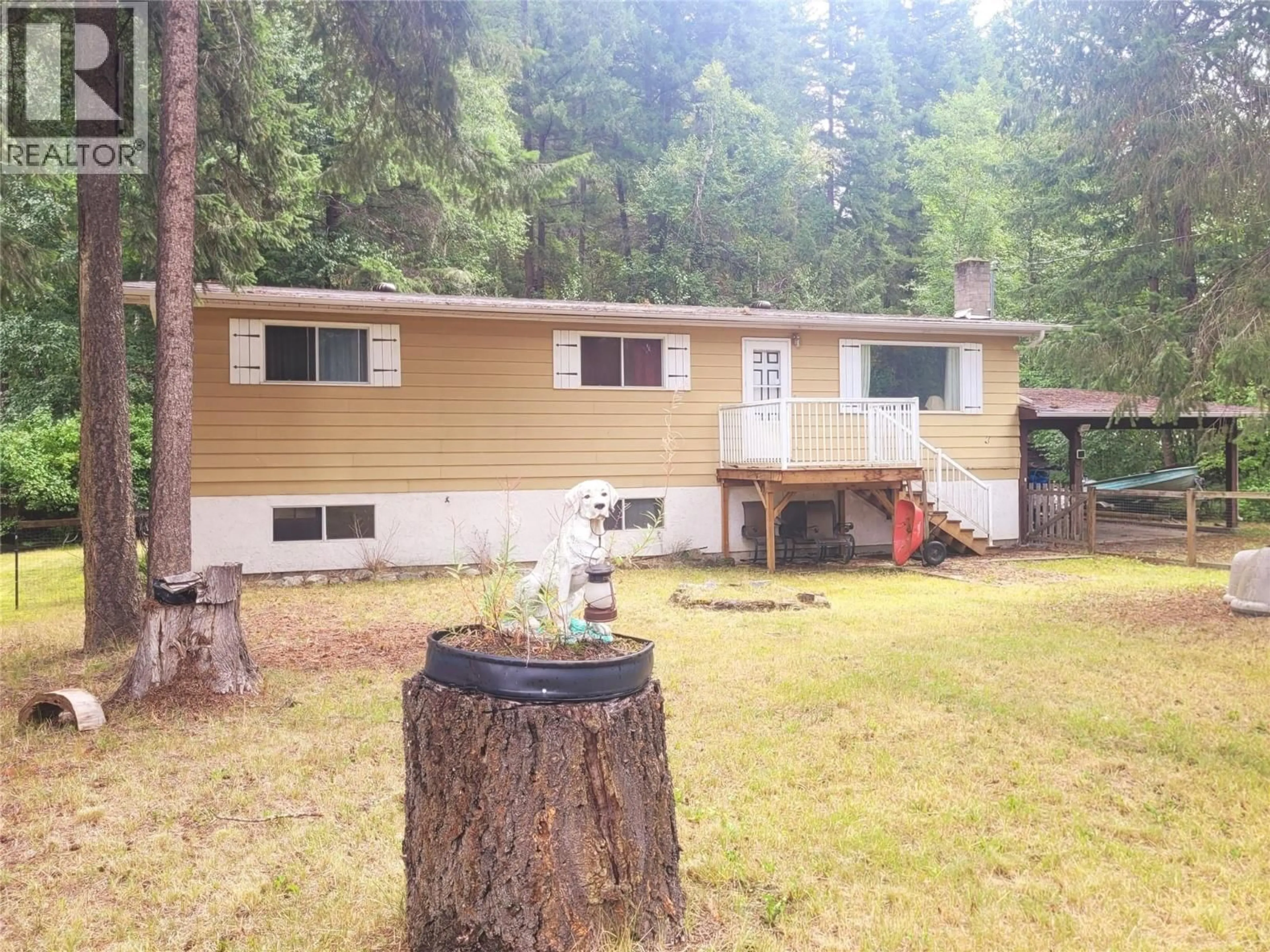 Home with vinyl exterior material, unknown for 328 DUTCH LAKE ROAD, Clearwater British Columbia V0E1N2
