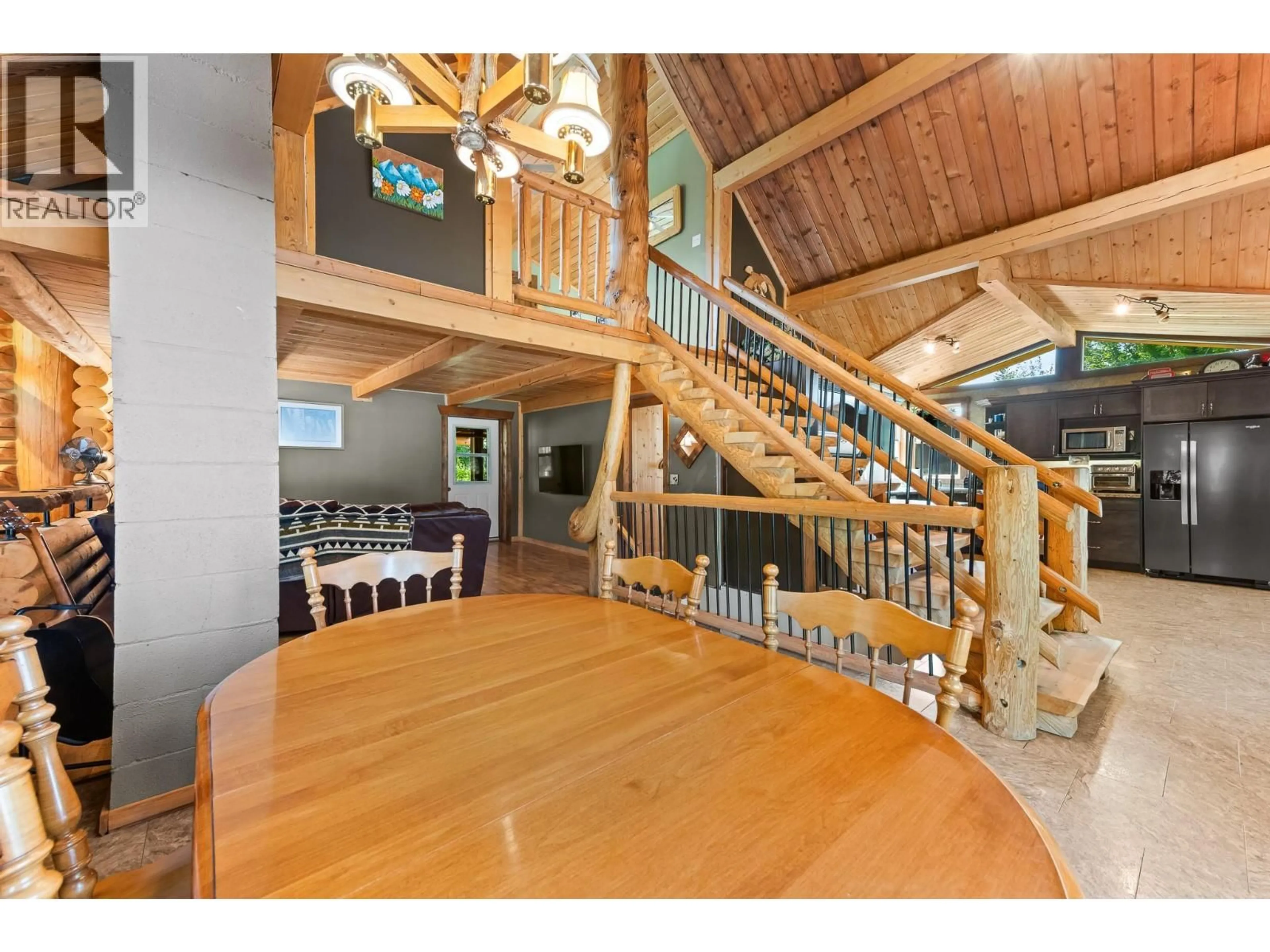 Indoor foyer for 9250 KYRKE STREET, Elko British Columbia V0B1T3
