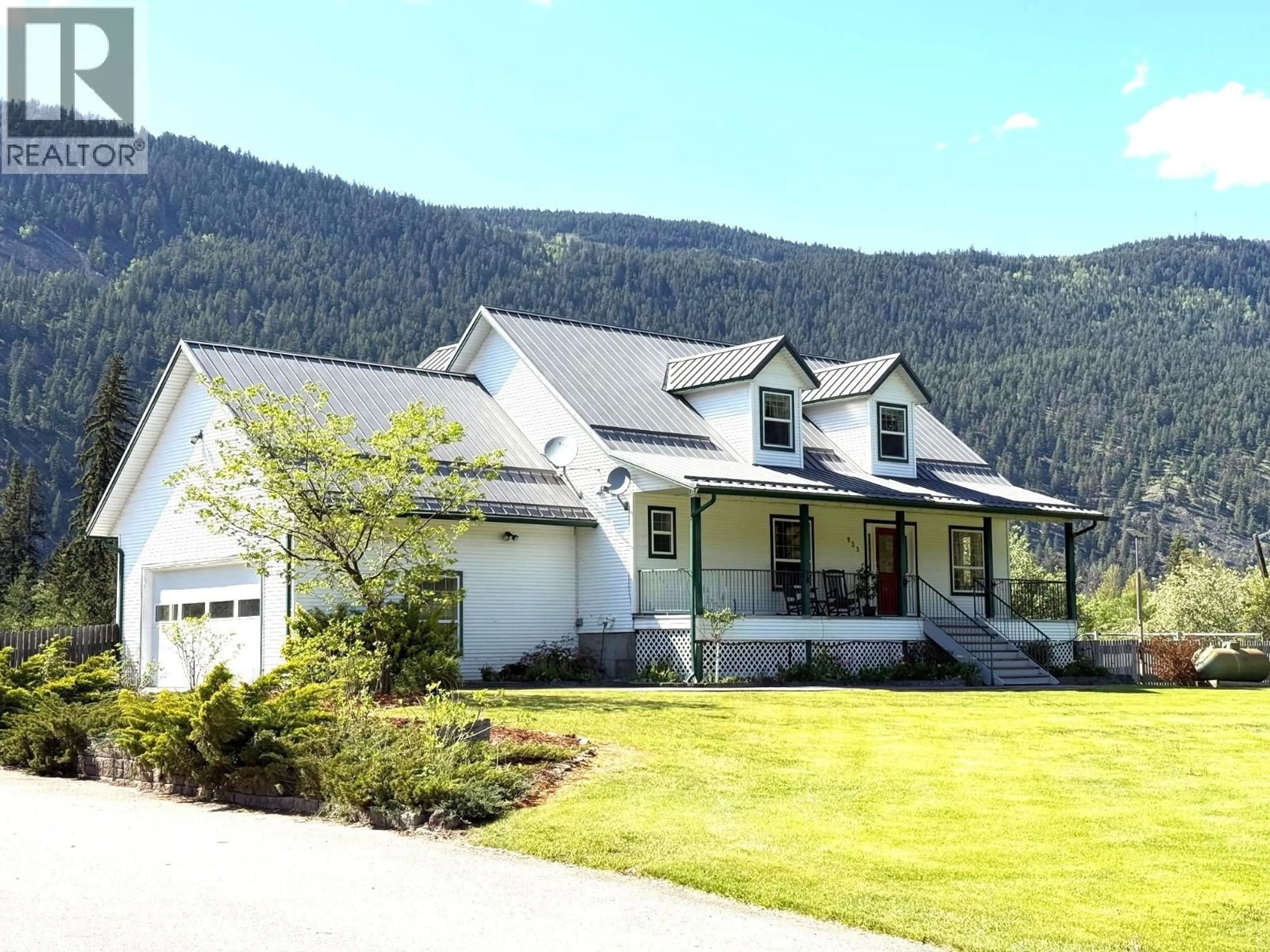 Home with vinyl exterior material, mountain view for 933 GLENACRE ROAD, McLure British Columbia V0E2H0