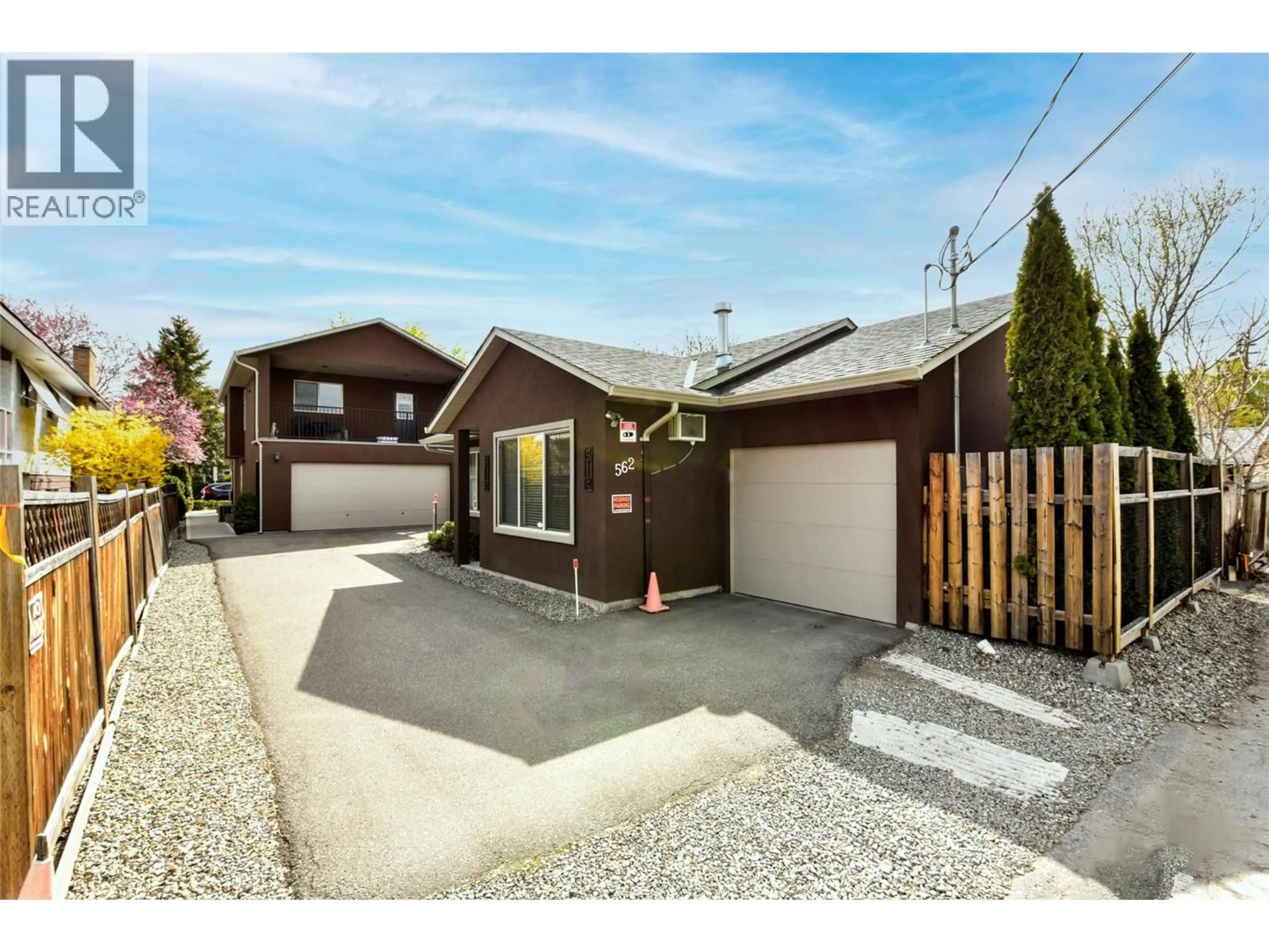 Unknown for 560 CHRISTLETON AVENUE, Kelowna British Columbia V1Y5J2