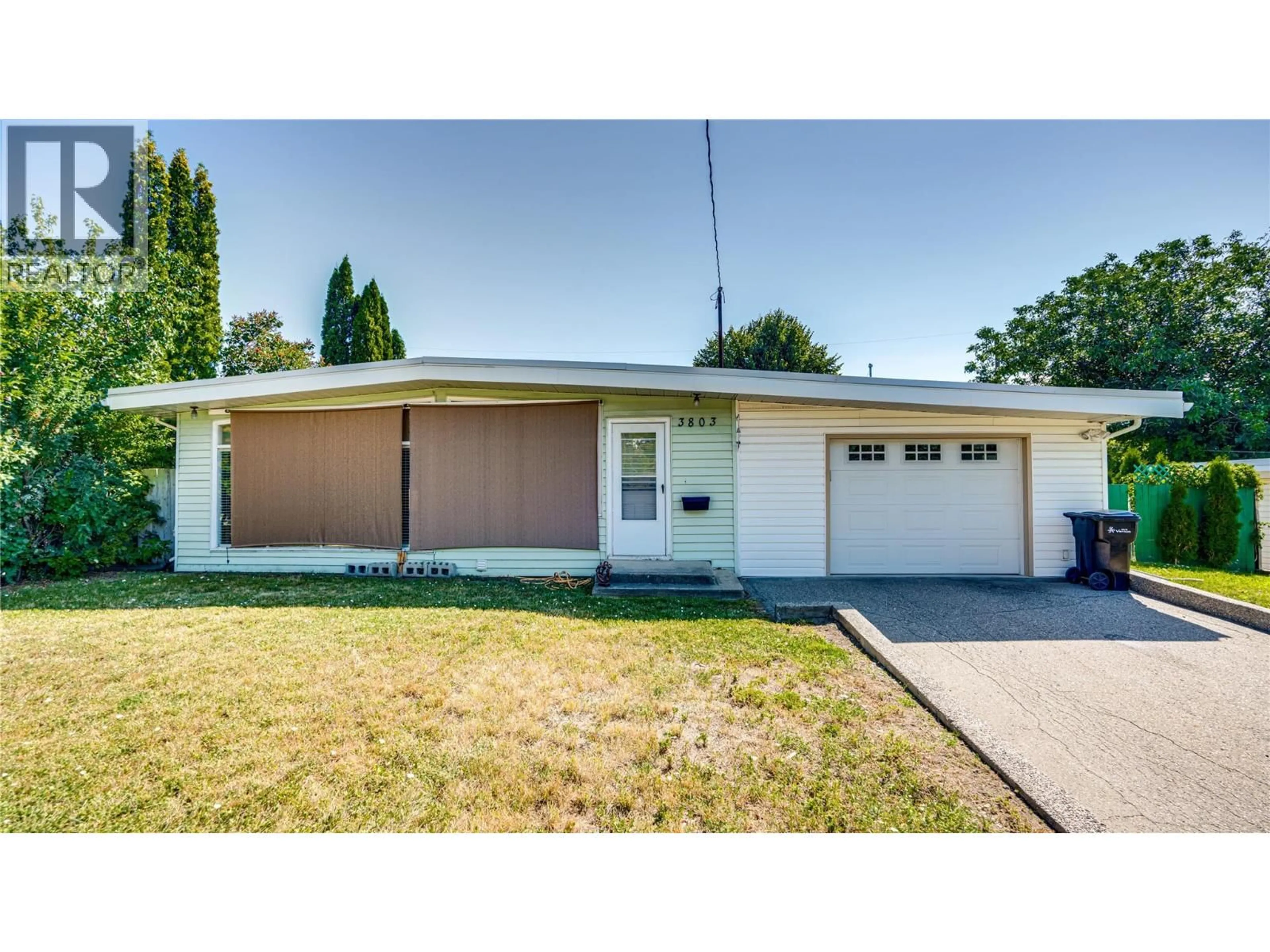 Home with vinyl exterior material, street for 3803 ALEXIS PARK DRIVE, Vernon British Columbia V1T6H1