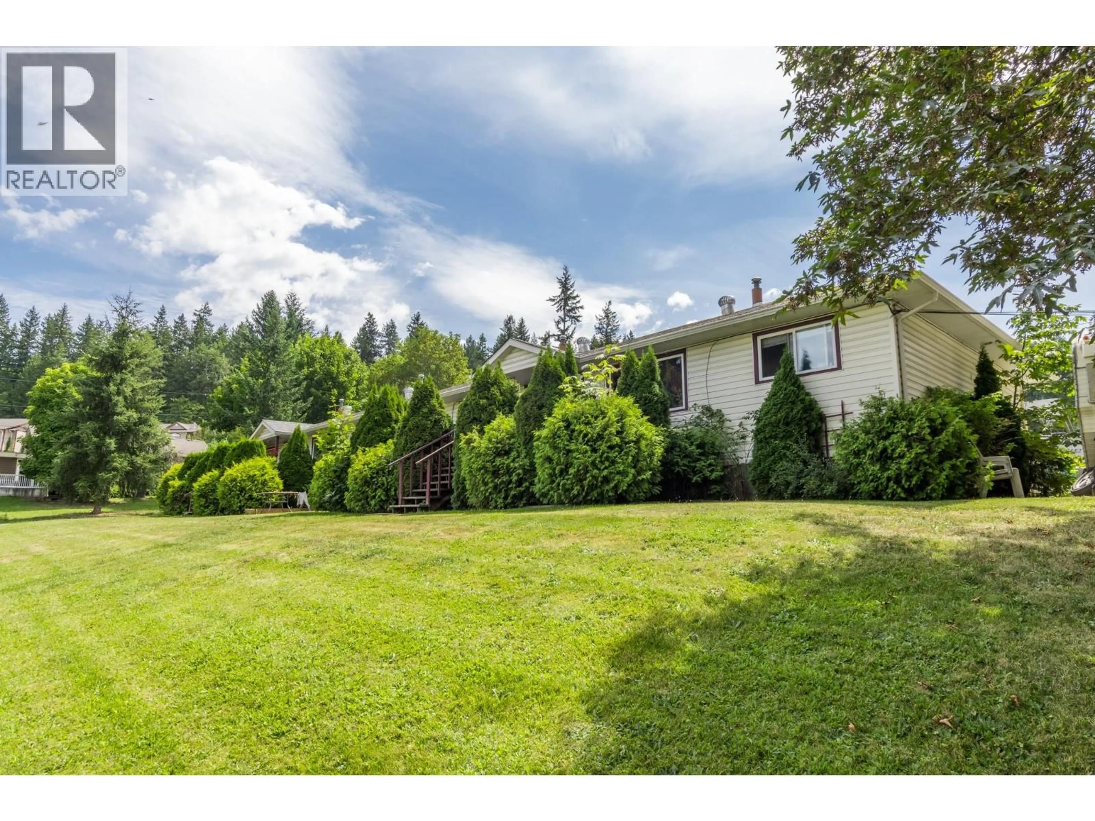 A pic from outside/outdoor area/front of a property/back of a property/a pic from drone, unknown for 1120 SHUSWAP STREET SOUTHEAST, Salmon Arm British Columbia V1E1G2
