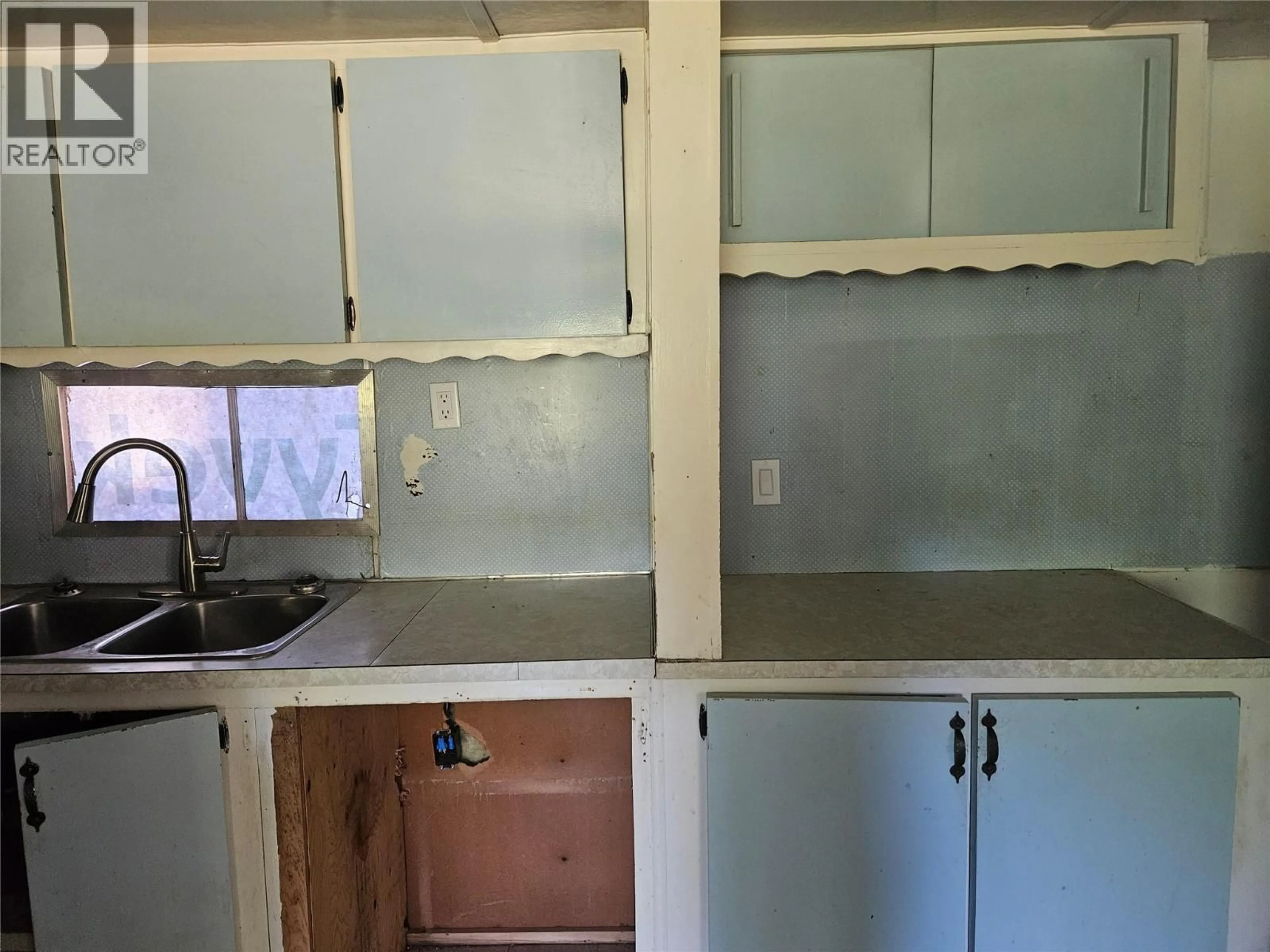 Standard kitchen, unknown for 115 LOWER FAUQUIER ROAD, Fauquier British Columbia V0G1K0