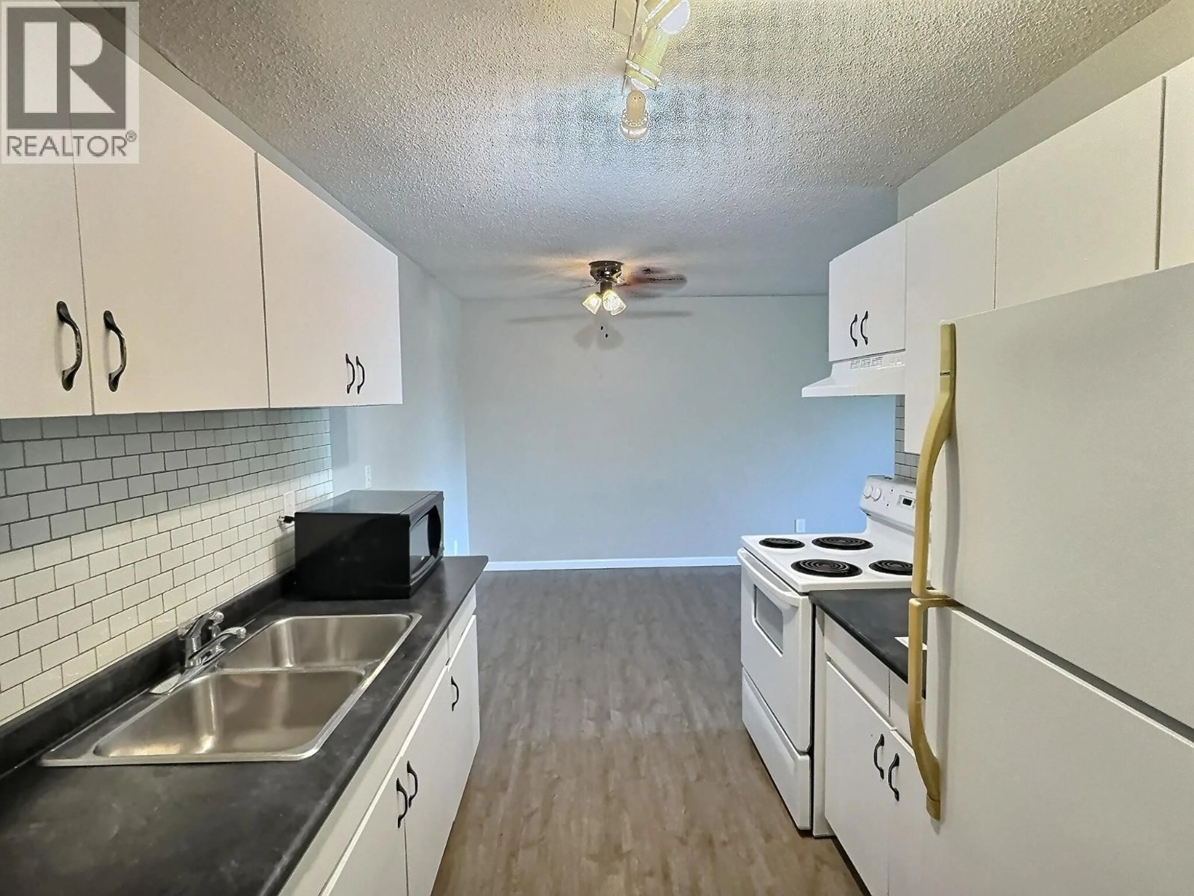Standard kitchen, unknown for 35 - 1900 TRANQUILLE ROAD, Kamloops British Columbia v2b7v1