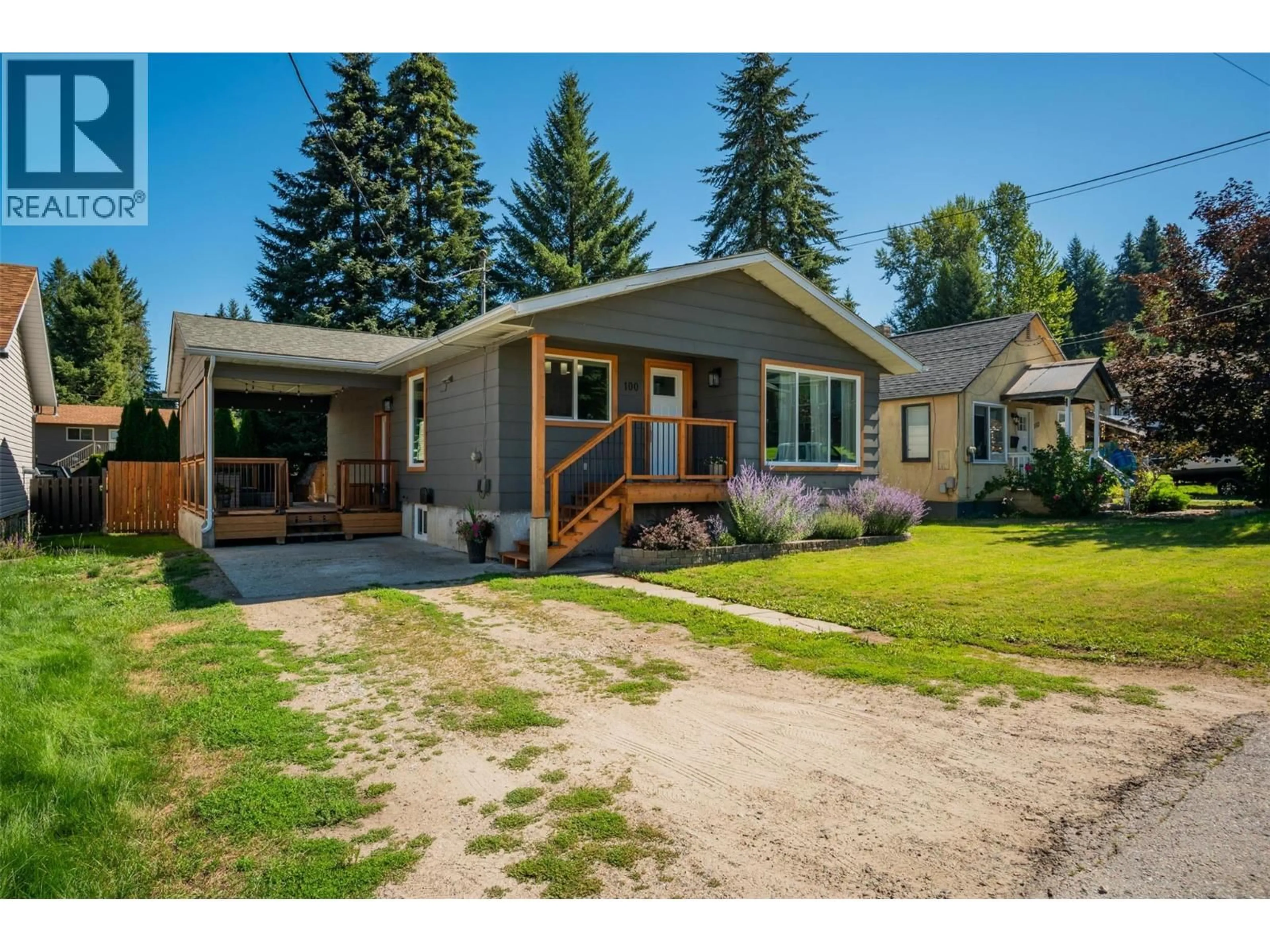 A pic from outside/outdoor area/front of a property/back of a property/a pic from drone, street for 100 BIRCH AVENUE, Fruitvale British Columbia V0G1L0