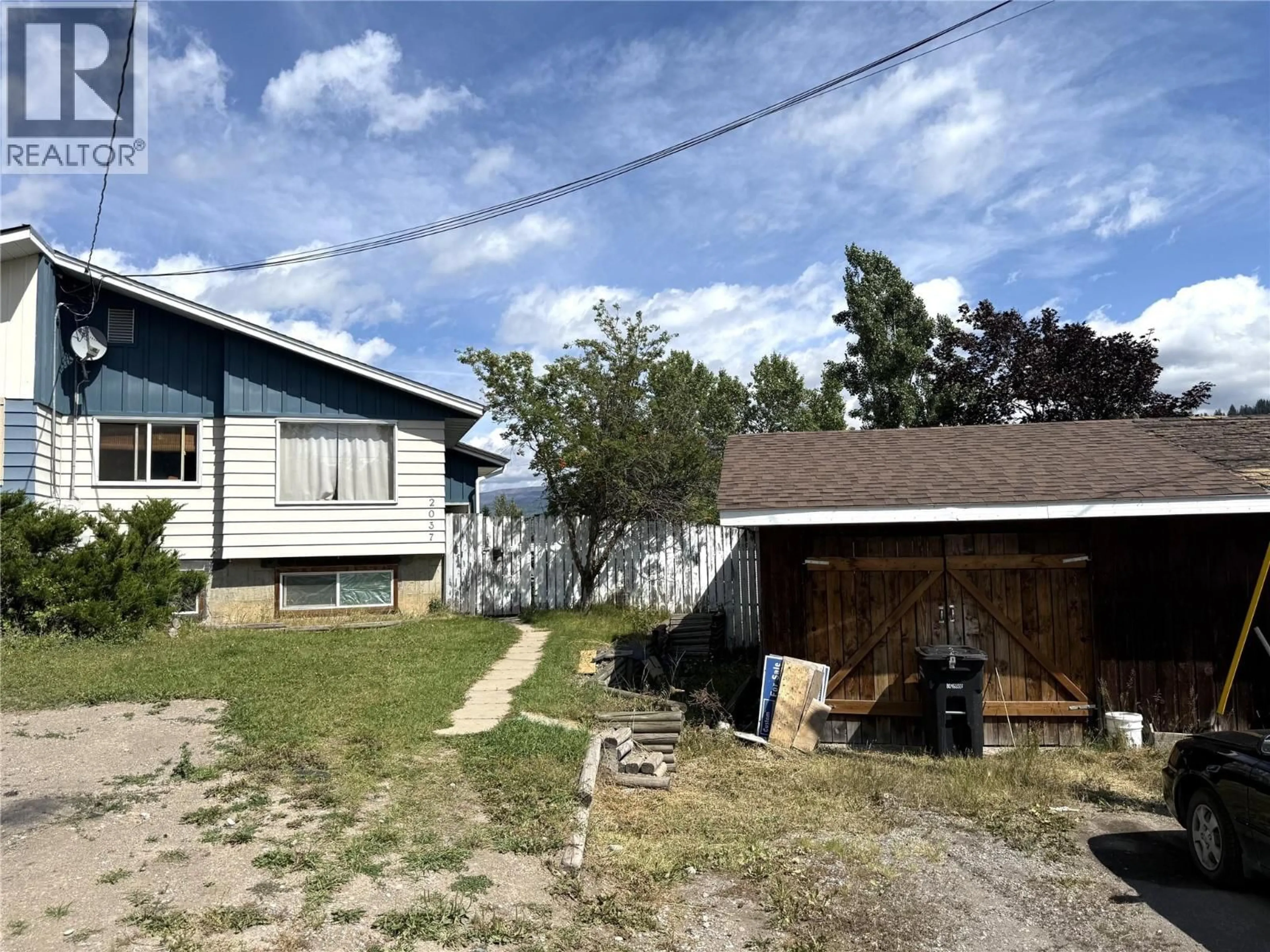 A pic from outside/outdoor area/front of a property/back of a property/a pic from drone, street for 2037 ALDER STREET, Elkford British Columbia V0B1H0