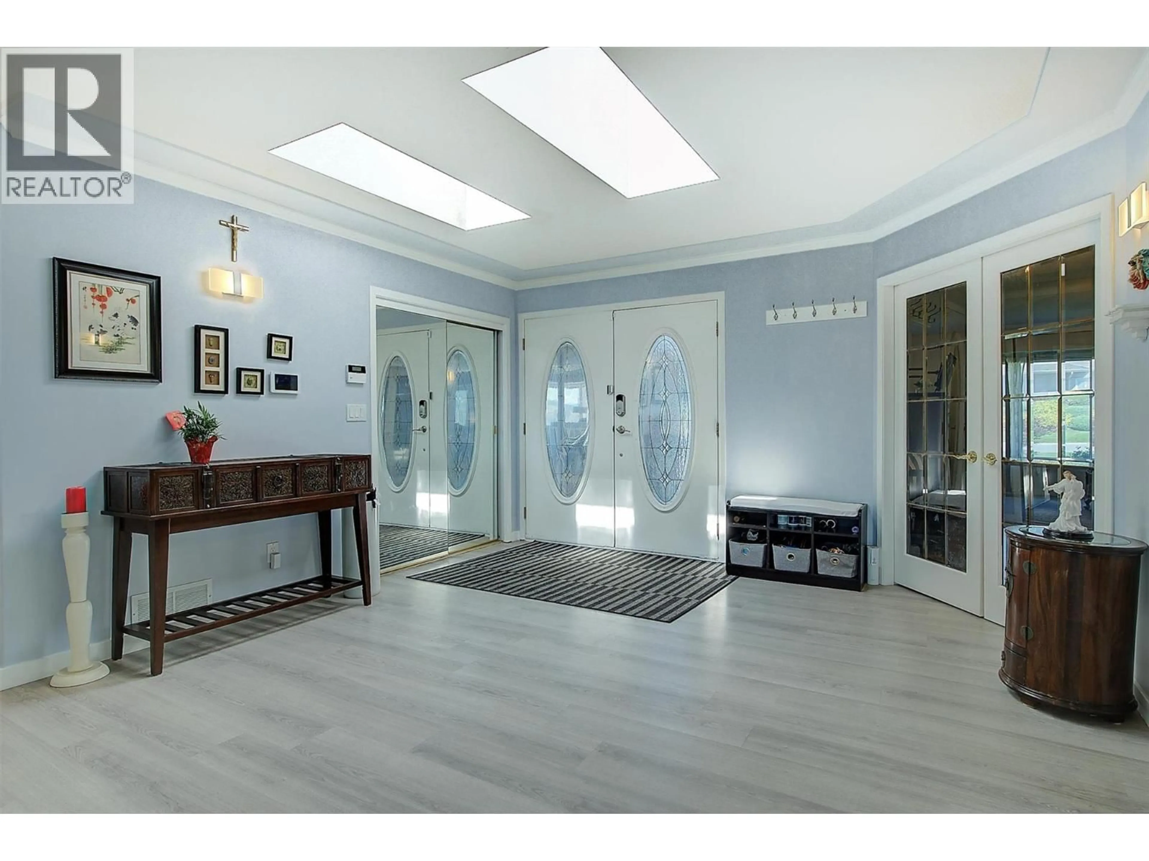 Indoor foyer for 3331 SUNDANCE DRIVE, West Kelowna British Columbia V4T1S5