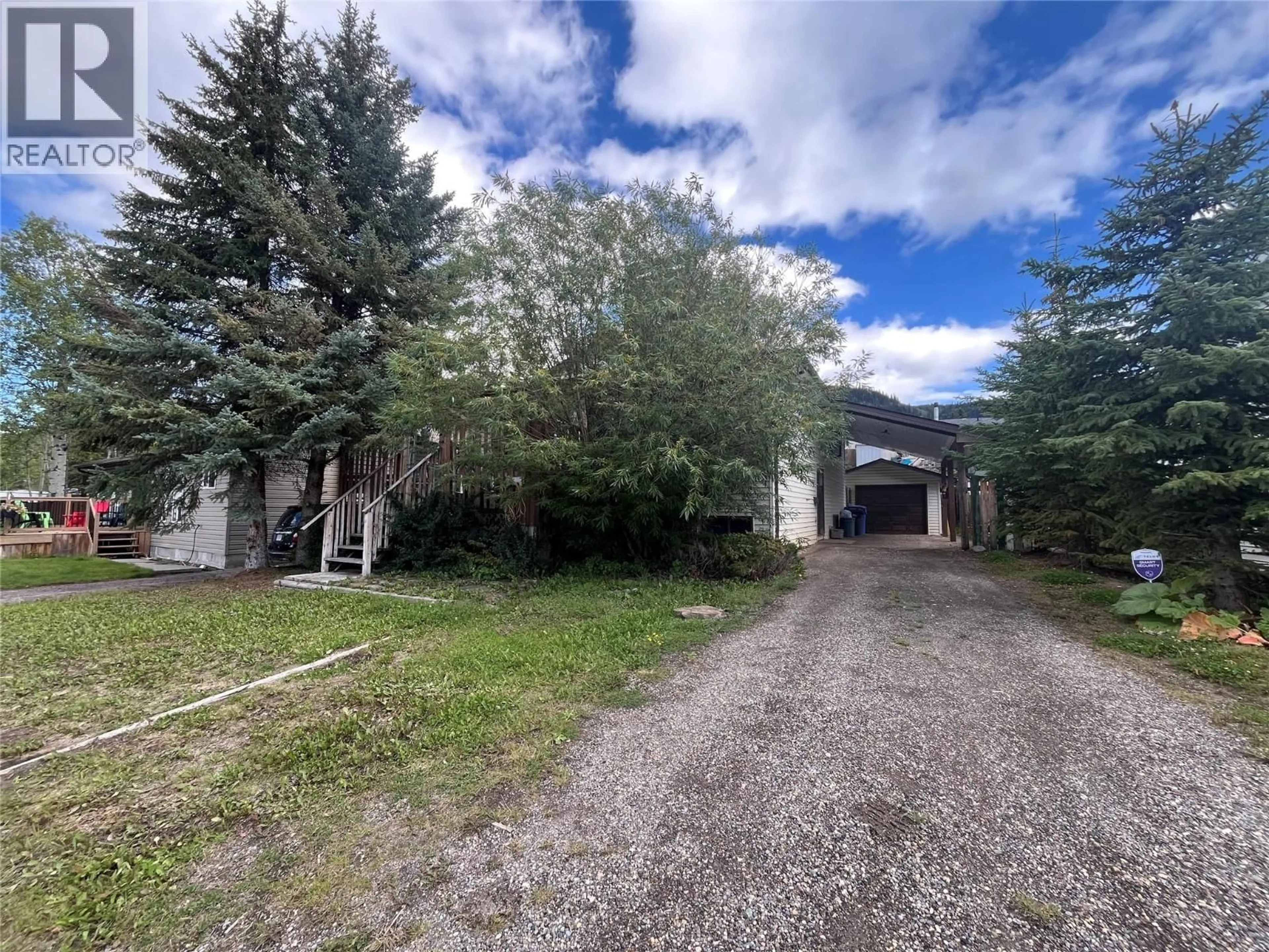 A pic from outside/outdoor area/front of a property/back of a property/a pic from drone, unknown for 167 SUKUNKA AVENUE, Tumbler Ridge British Columbia V0C2W0