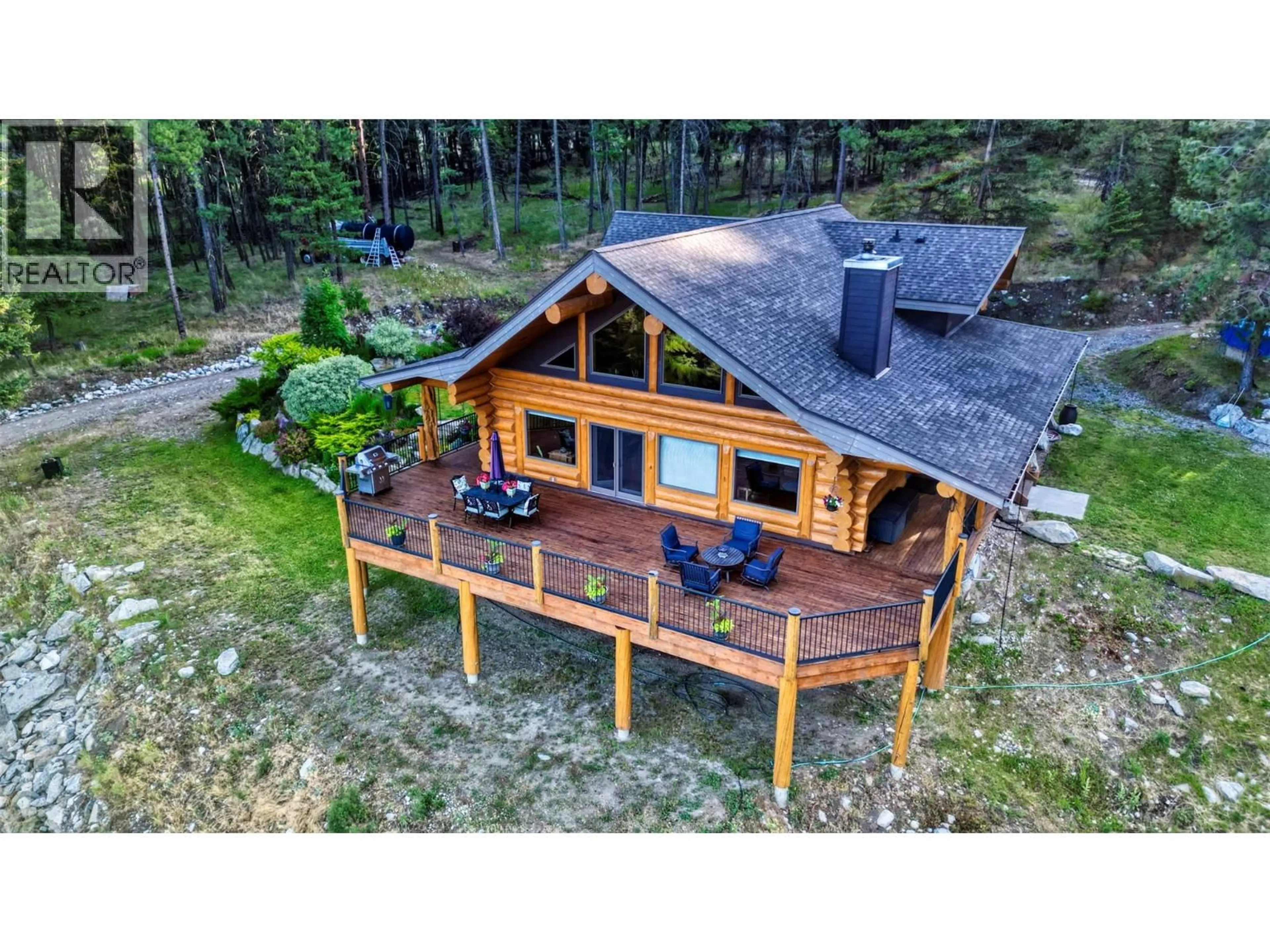 A pic from outside/outdoor area/front of a property/back of a property/a pic from drone, unknown for 6470 MCKINNEY ROAD, Oliver British Columbia V0H1T8