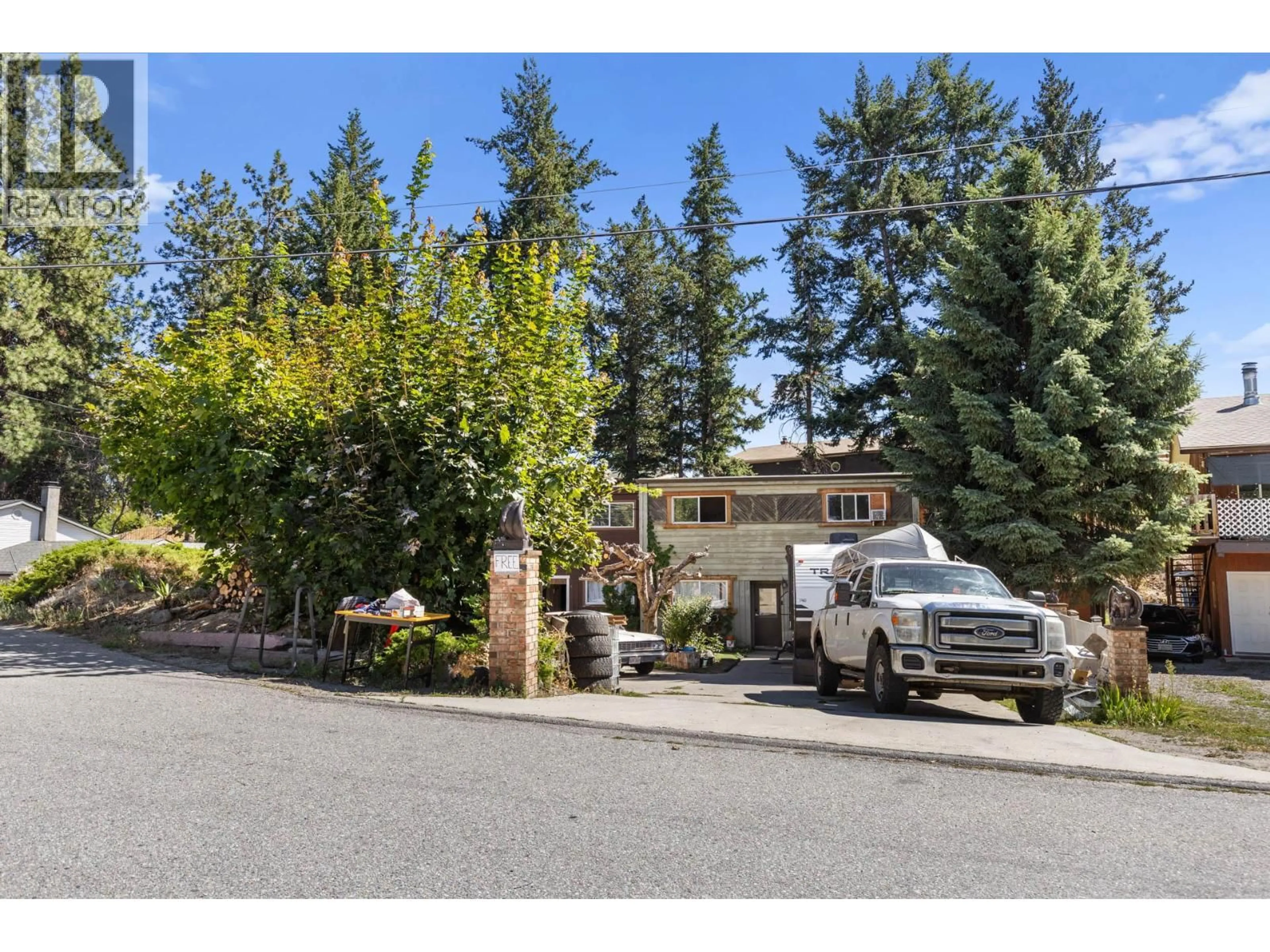 Unknown for 3376/3378 MCMILLAN ROAD, West Kelowna British Columbia V4T1H1