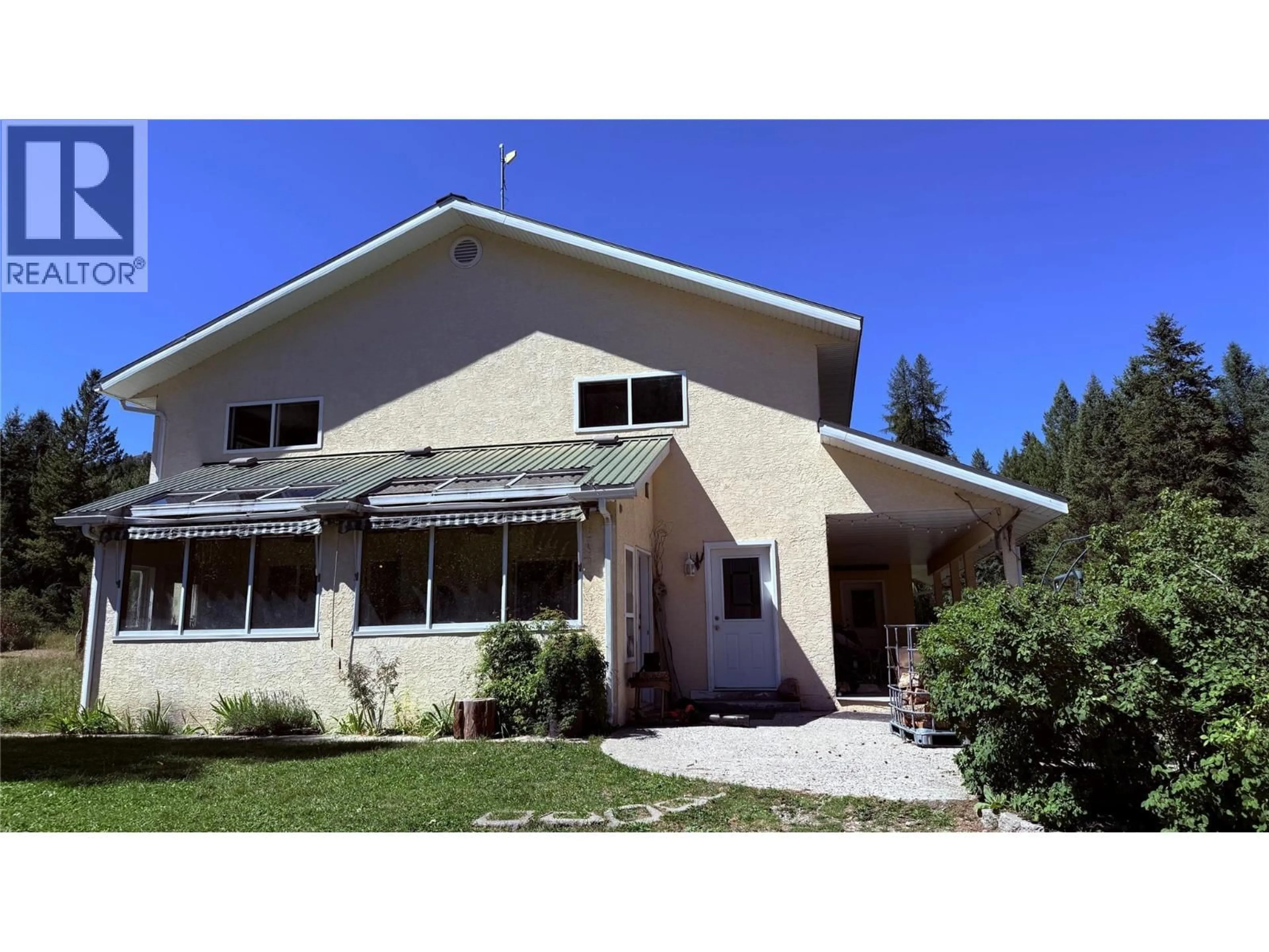 Home with vinyl exterior material, building for 3300 MYERS CREEK ROAD, Midway British Columbia V0H1M0