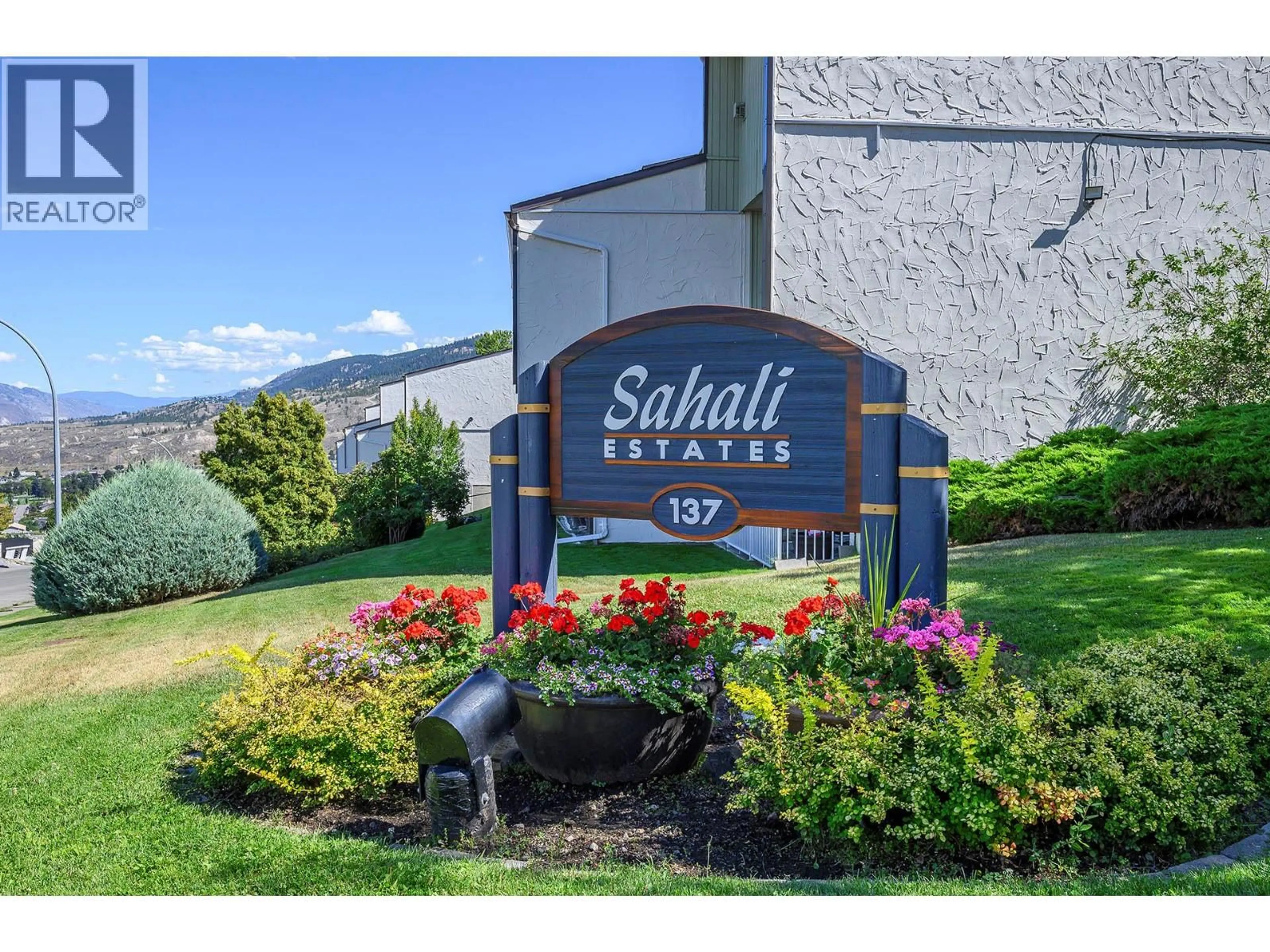 Indoor foyer for 33 - 137 MCGILL ROAD, Kamloops British Columbia V2C1L9