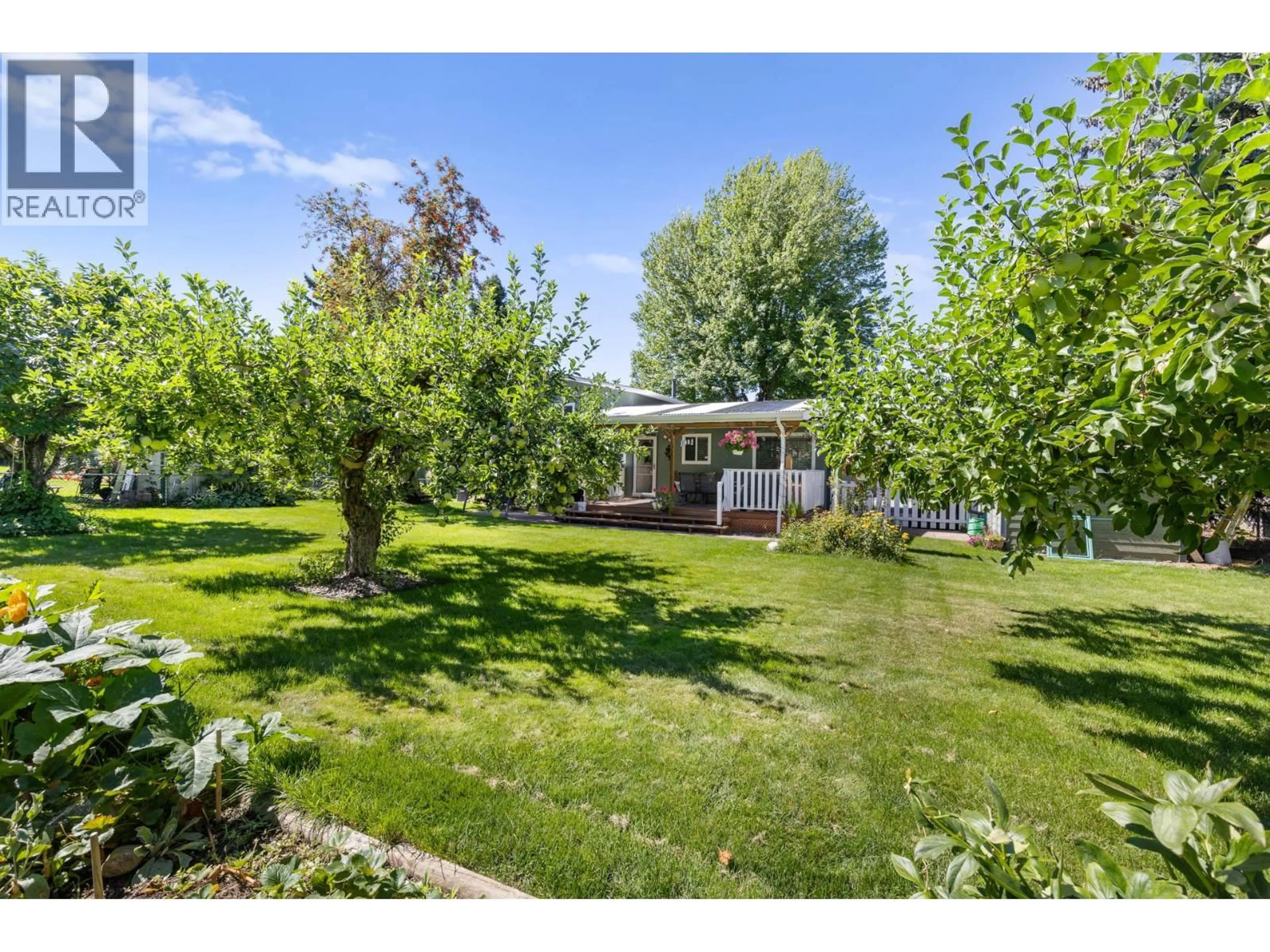 A pic from outside/outdoor area/front of a property/back of a property/a pic from drone, water/lake/river/ocean view for 1365 PASADENA ROAD, Kelowna British Columbia V1X4P7