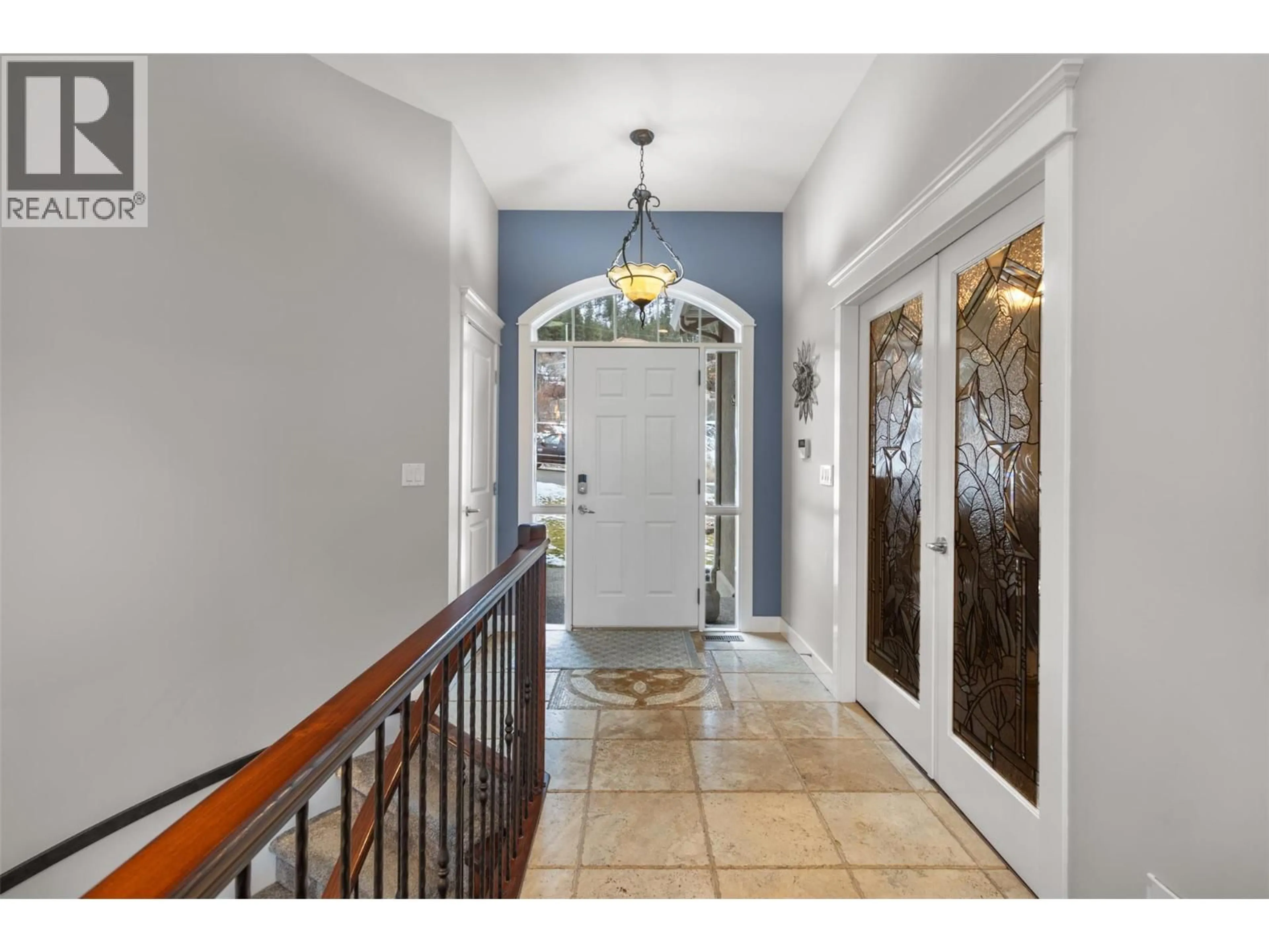 Indoor entryway for 4767 UPLANDS DRIVE, Kamloops British Columbia V2C6S9