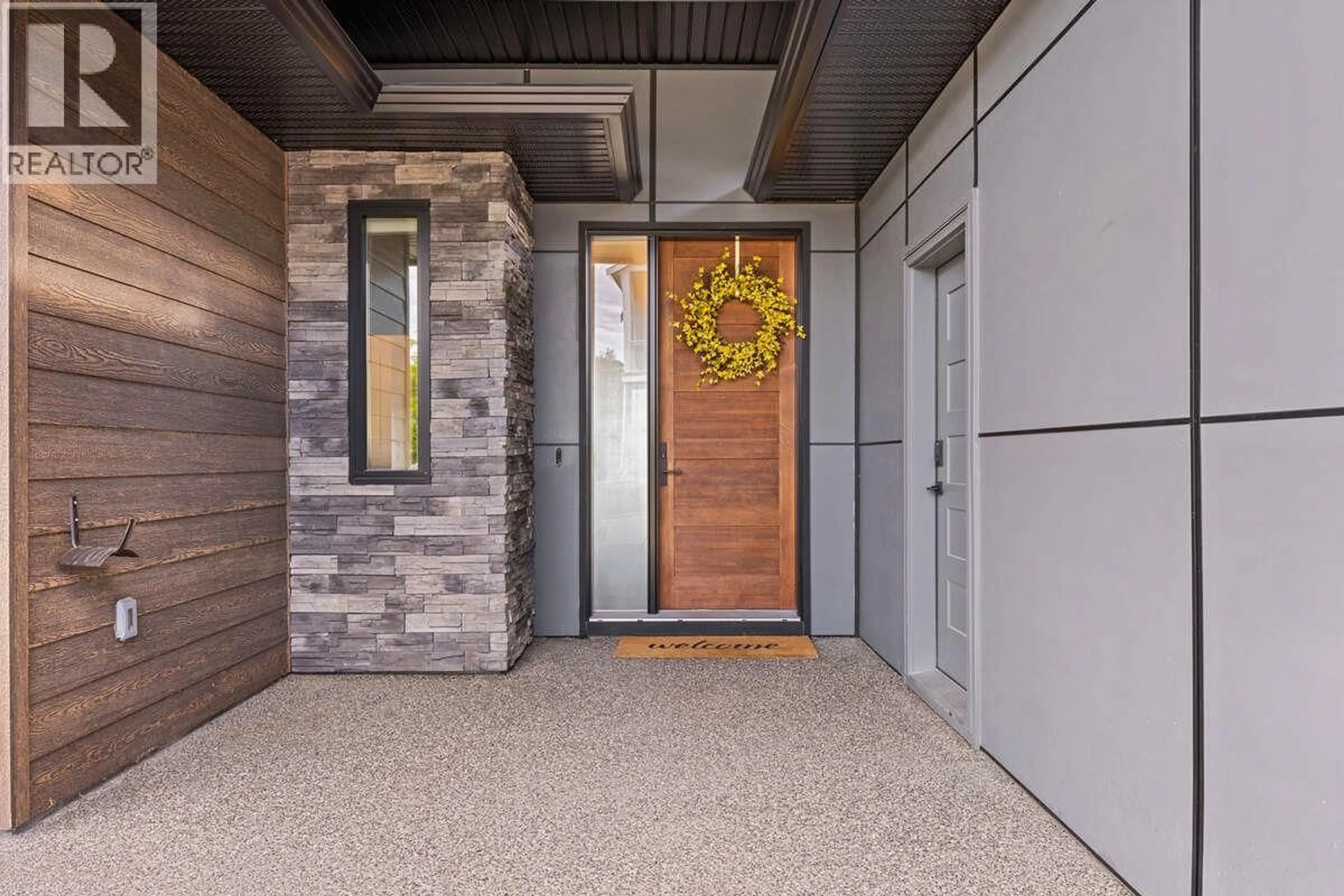 Indoor entryway for 13431 APEX LANE, Lake Country British Columbia V4V2W3