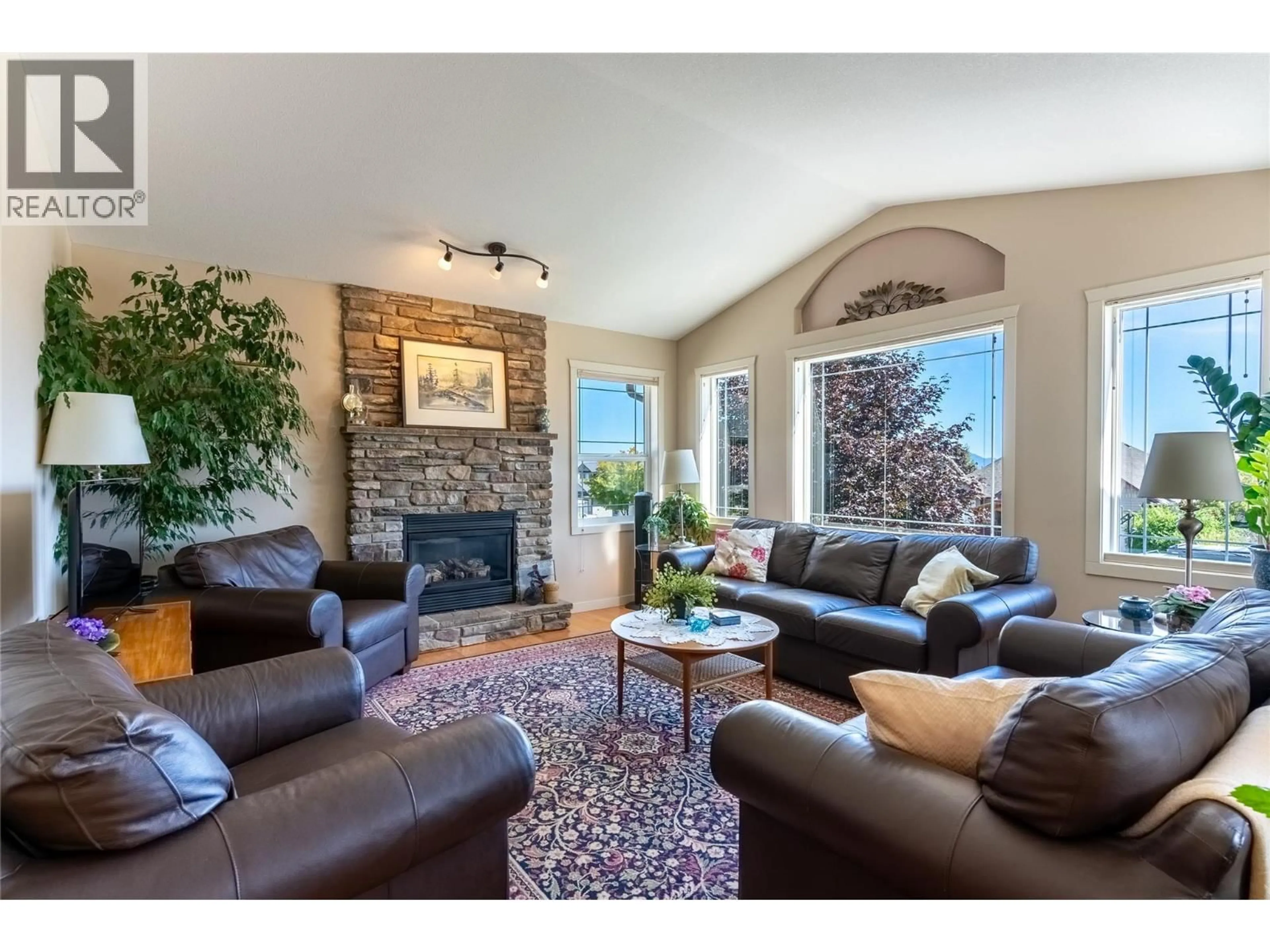 Living room with furniture, unknown for 2595 TALBOT DRIVE, Kamloops British Columbia V1S2B2