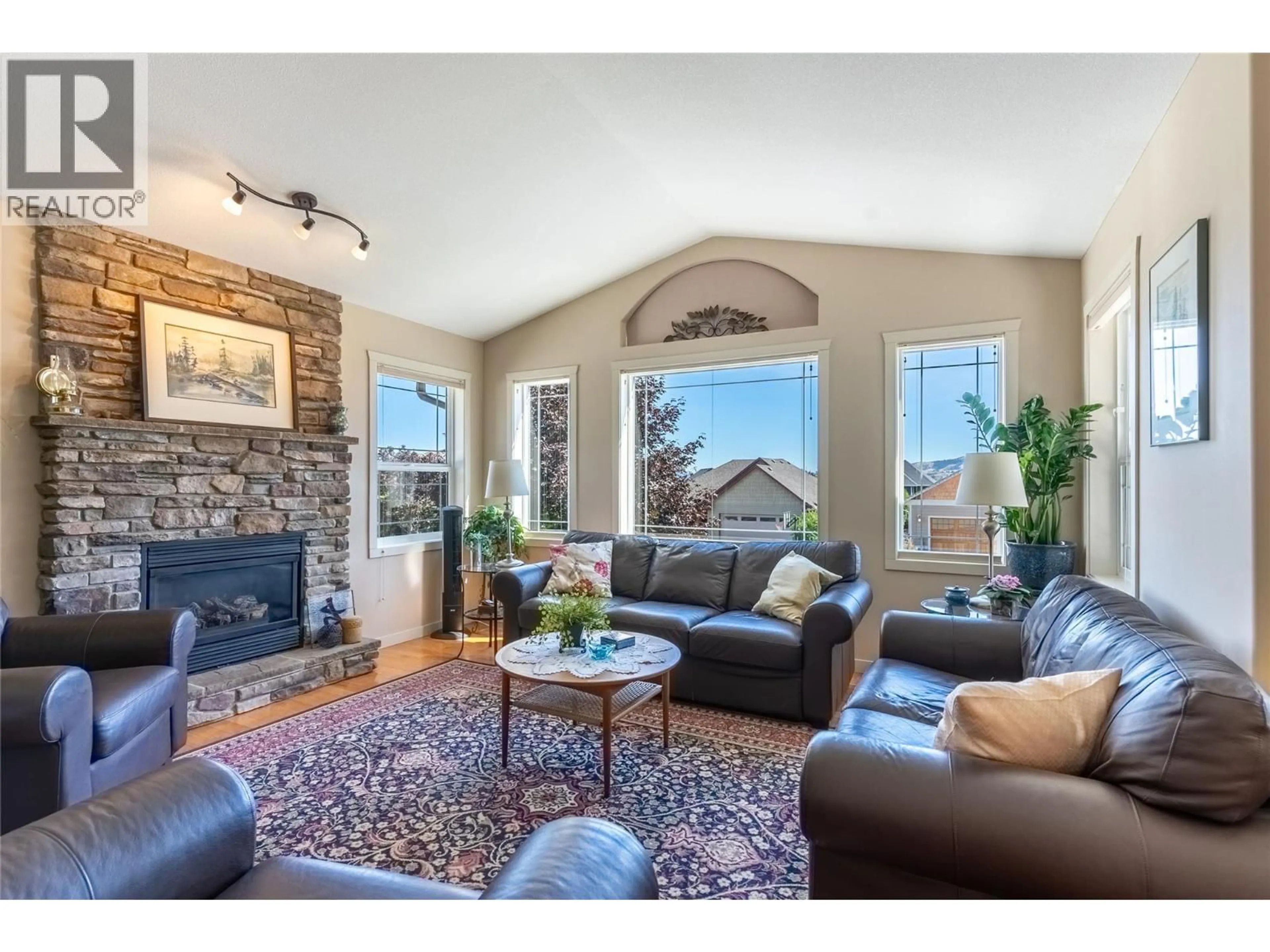 Living room with furniture, unknown for 2595 TALBOT DRIVE, Kamloops British Columbia V1S2B2
