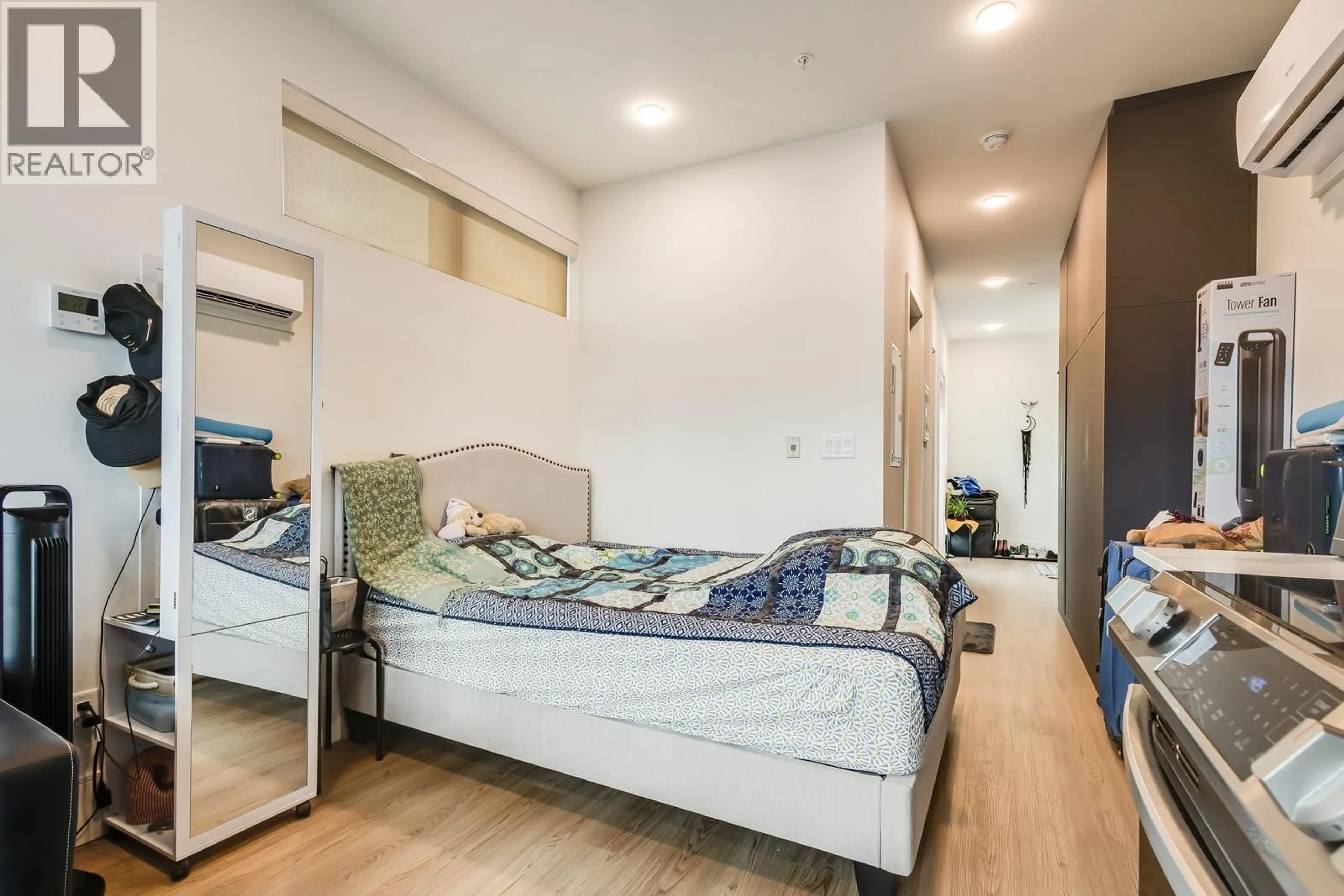 Bedroom with bed, unknown for 401 - 720 KLO ROAD, Kelowna British Columbia V1Y4X5