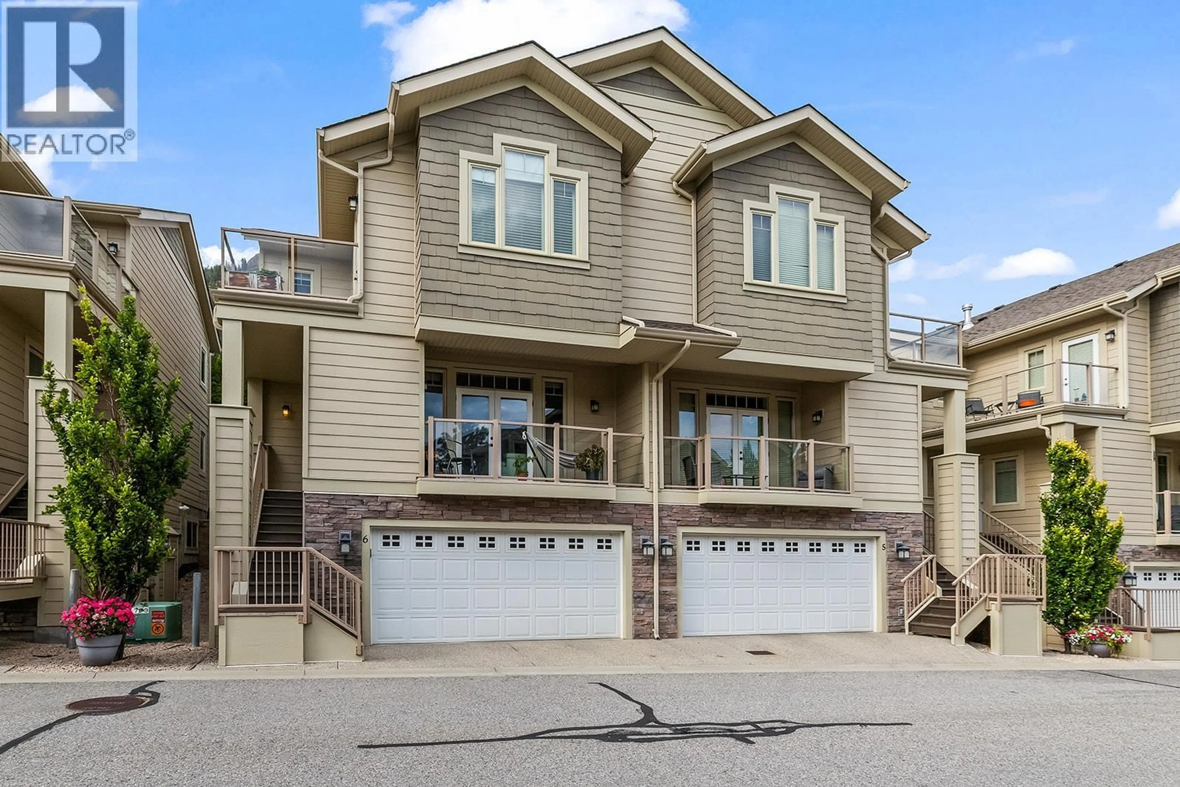 Home with vinyl exterior material, street for 6 - 2283 SHANNON HEIGHTS COURT, West Kelowna British Columbia V4T3B9