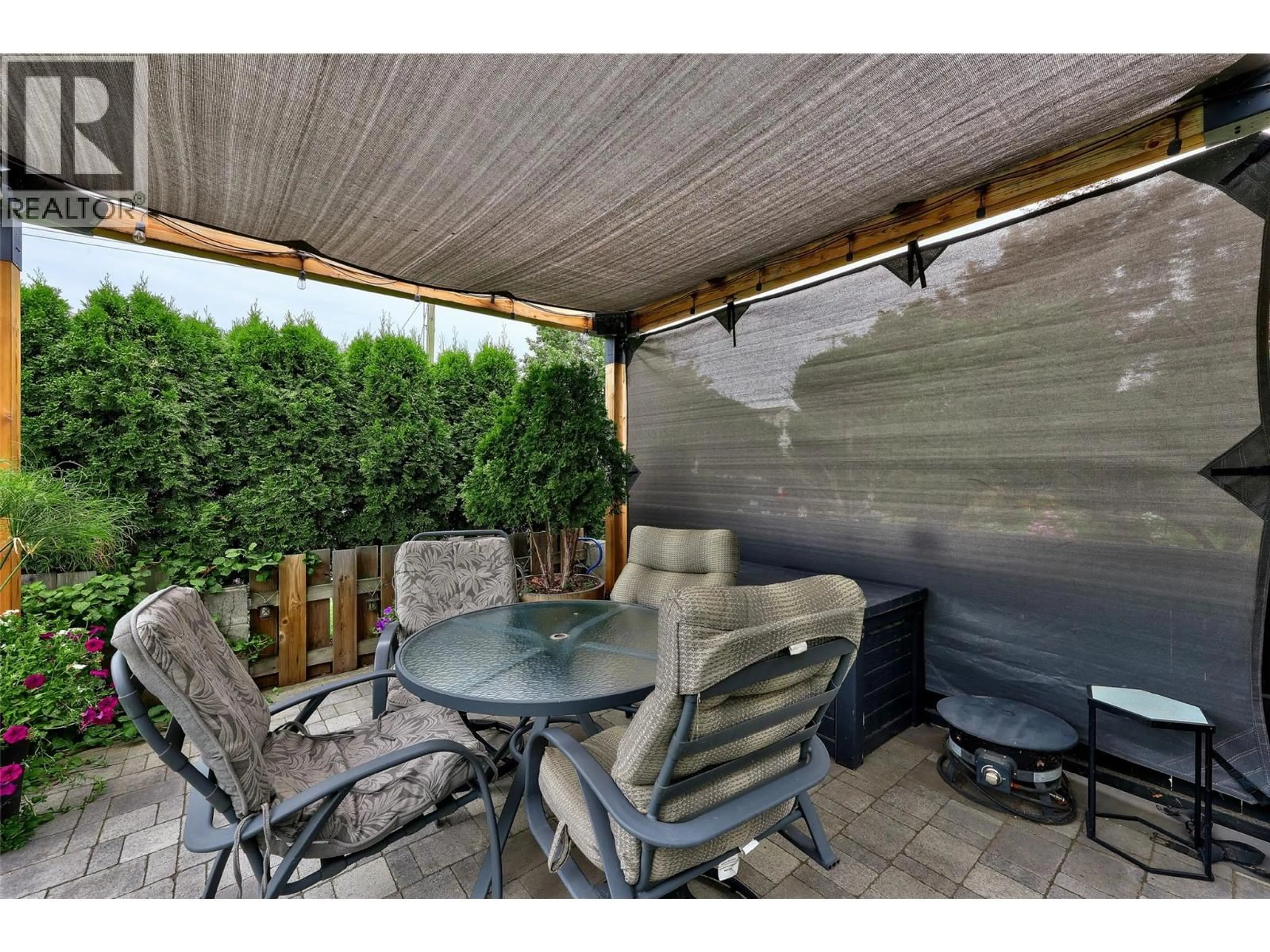 Patio, street for 838 NICOLA STREET, Kamloops British Columbia V2C2R7