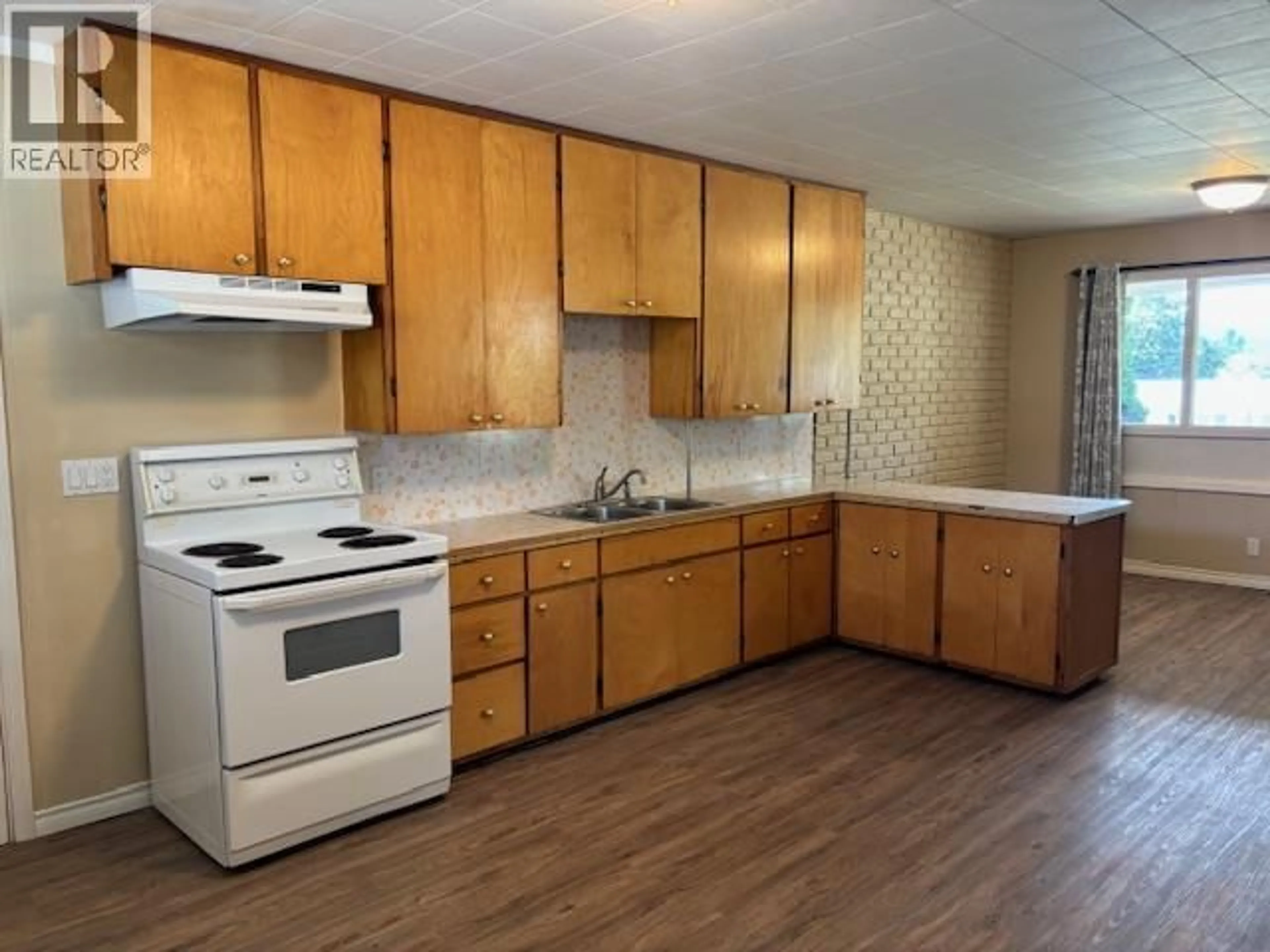 Standard kitchen, unknown for 218 23RD AVENUE SOUTH, Creston British Columbia V0B1G5