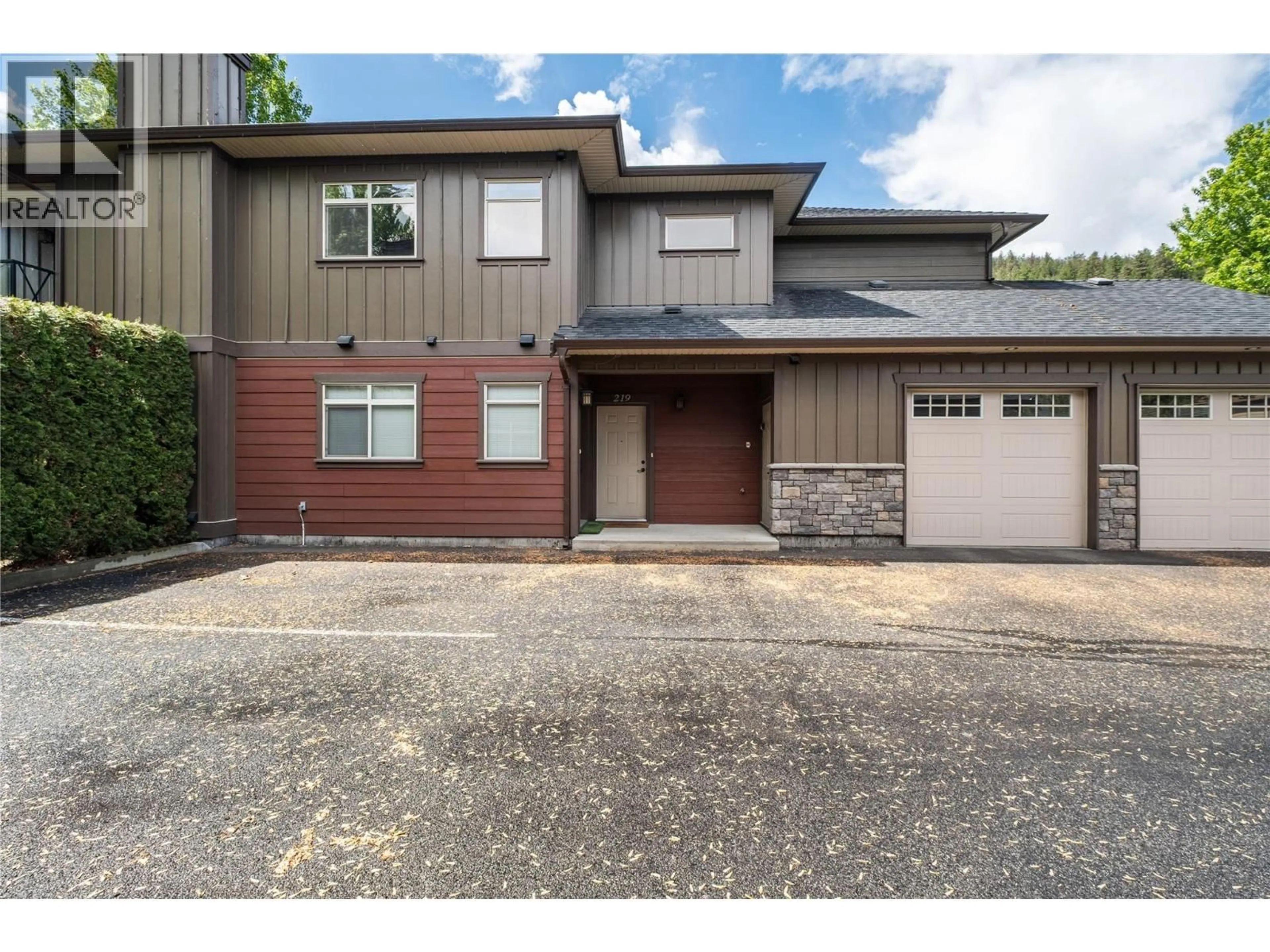 Home with brick exterior material, street for 219 - 511 YATES ROAD, Kelowna British Columbia V1V2X2