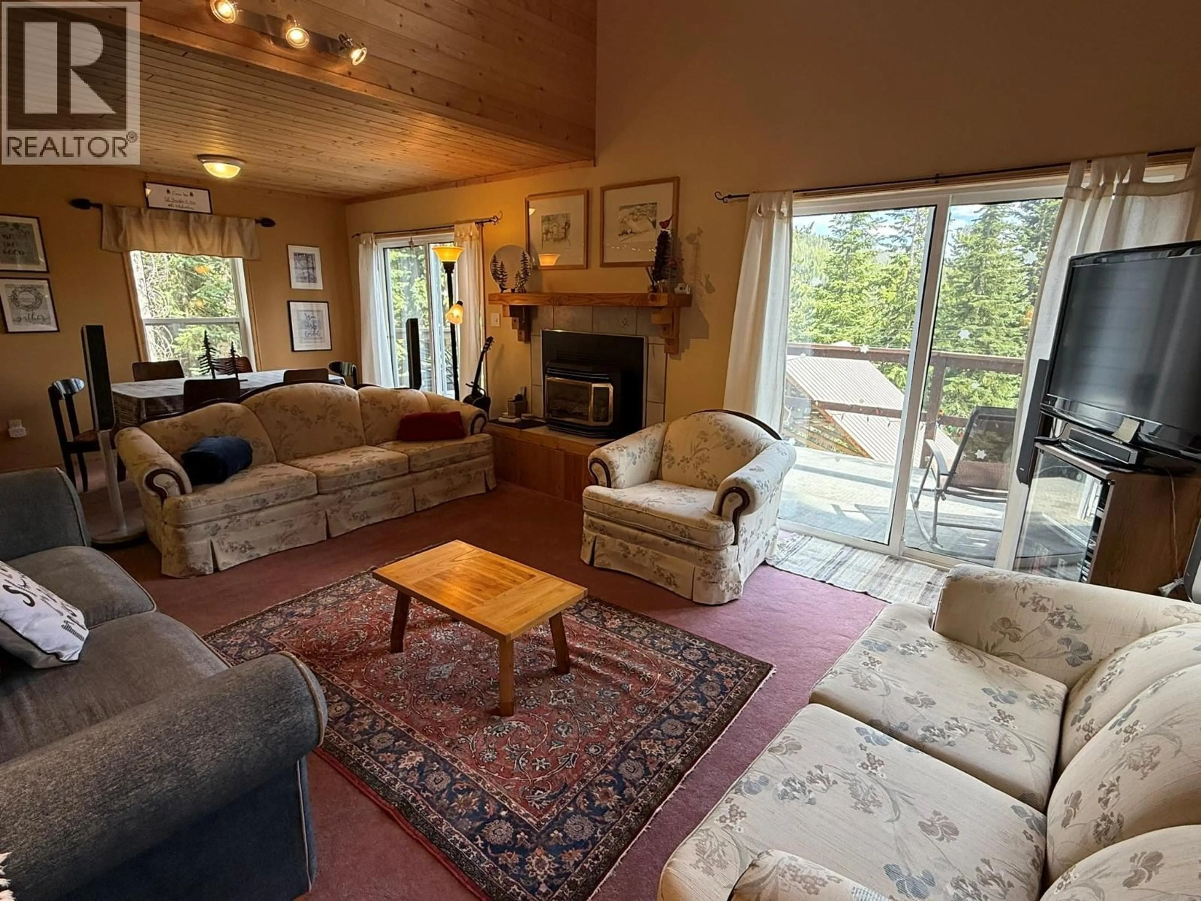 Living room with furniture, unknown for 150 PORCUPINE ROAD, Oliver British Columbia V0H1T8
