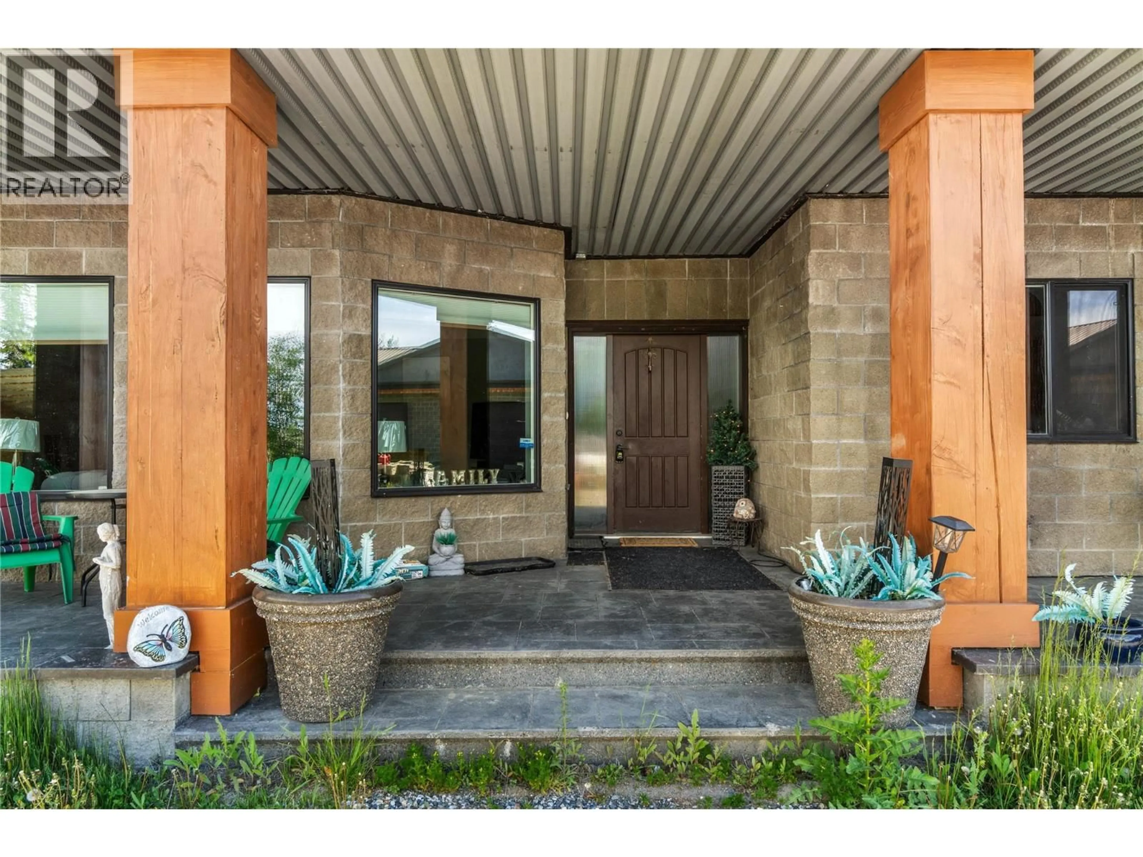 Indoor entryway for 2828 SLIVER BIRCH LANE, Pritchard British Columbia V0E2P0