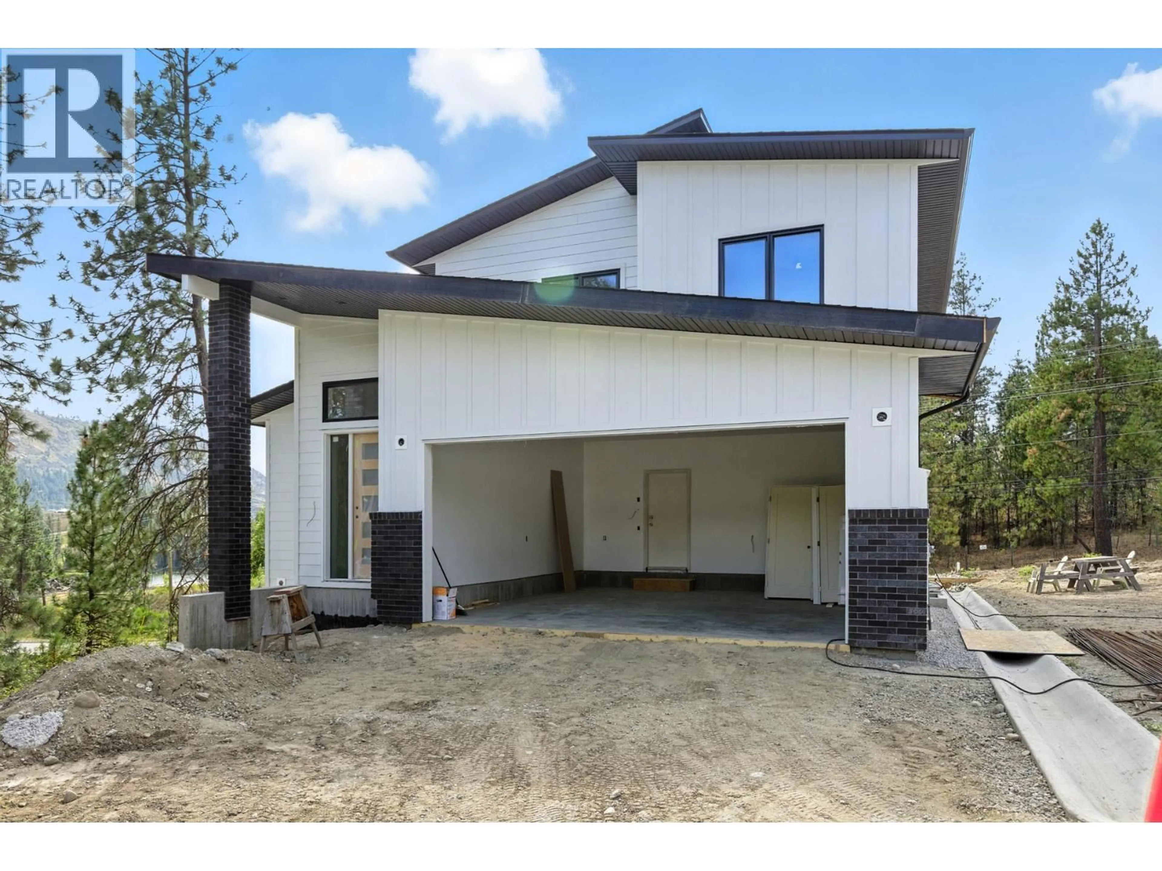 Unknown for 2208 SURREY ROAD, West Kelowna British Columbia V1Z2L3